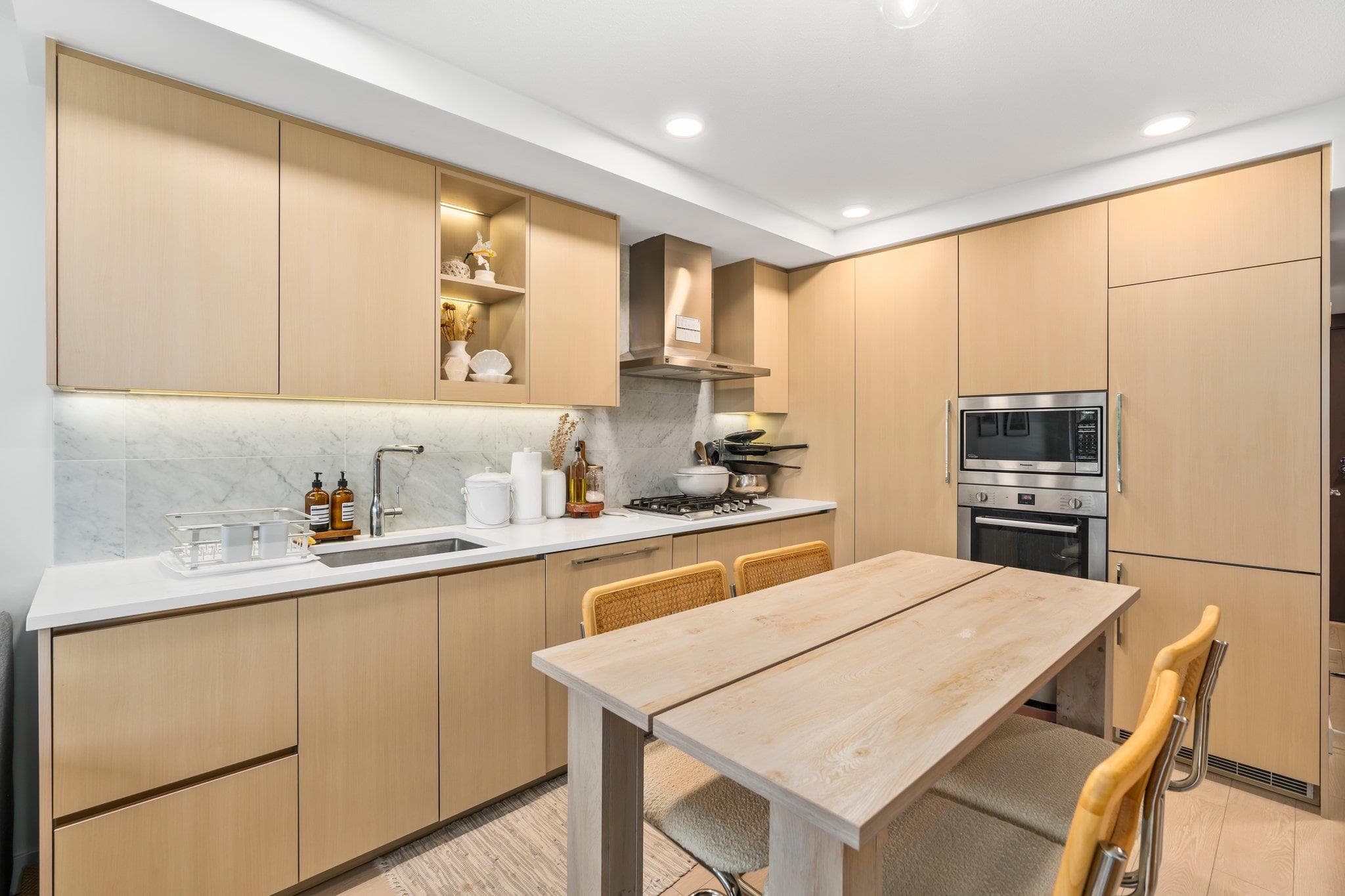 716 - 8800 Hazelbridge Way, Richmond, V6X 0S3 — photo 3