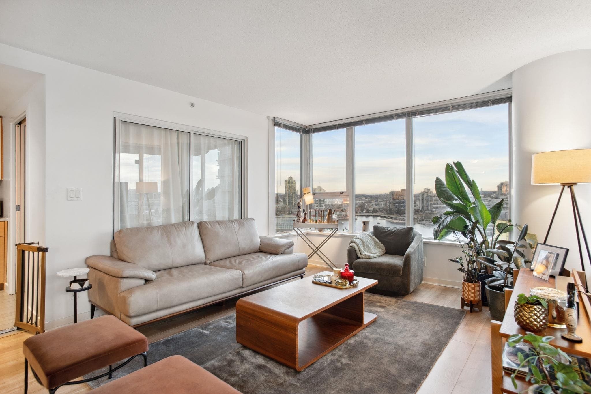 1803 - 33 Smithe Street, Vancouver, V6B 0B5 — photo 4