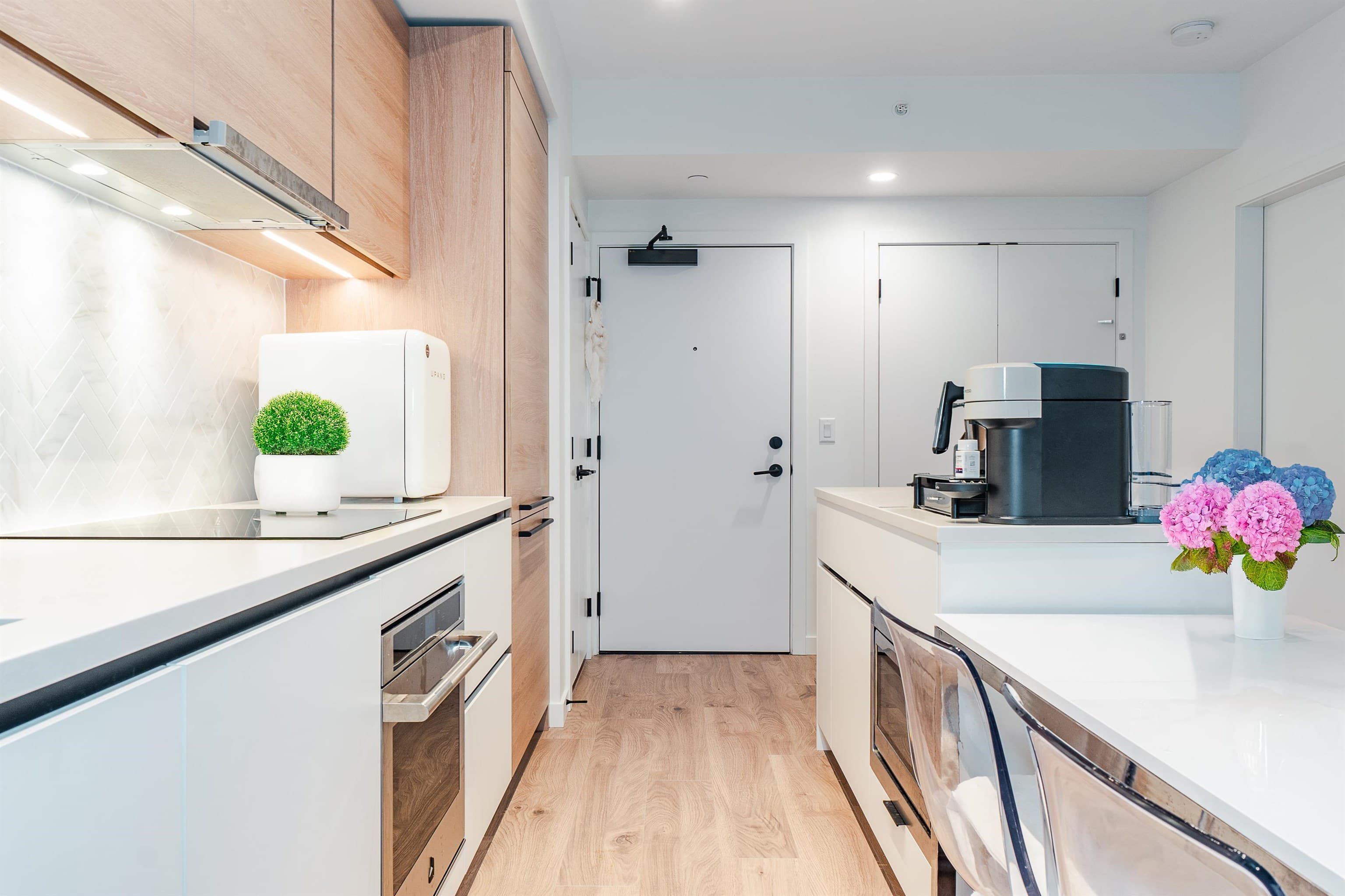 2501 - 13428 105 Avenue, Surrey, V3T 4B2 — photo 4
