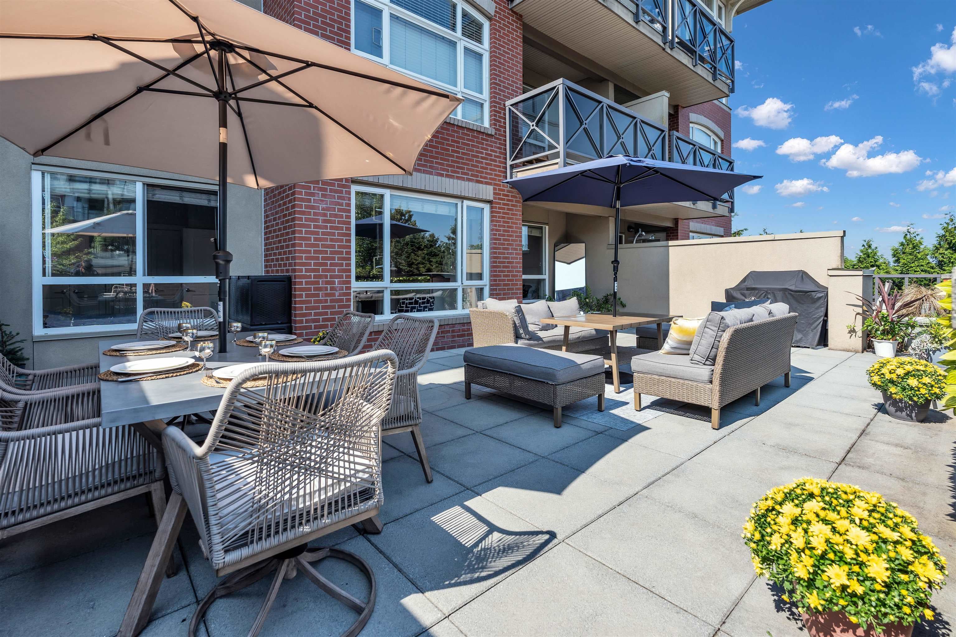 223 - 2970 King George Boulevard, Surrey, V4P 0E6 — photo 1