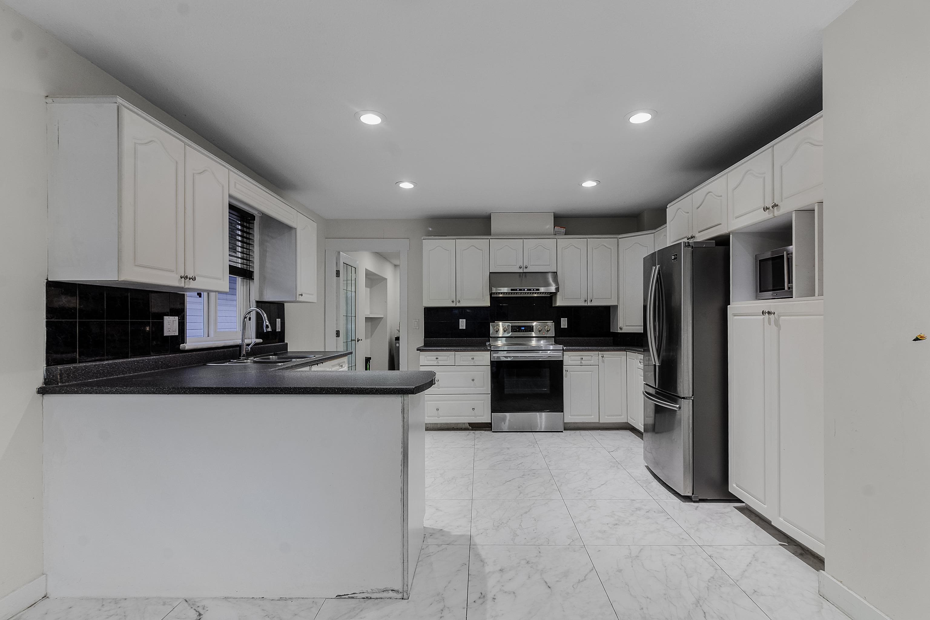 11669 207 Street, Maple Ridge, V2X 1X2 — photo 4