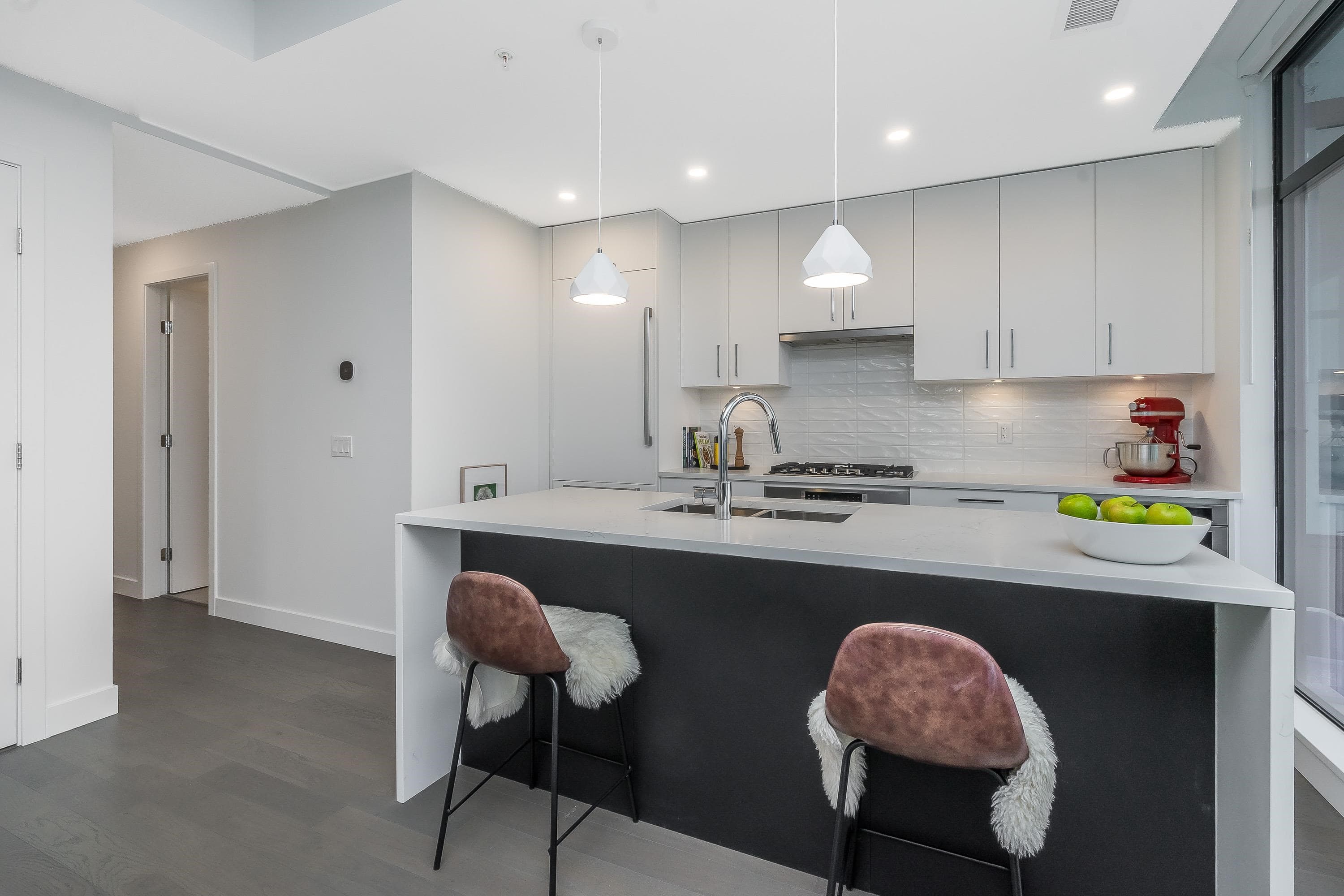 1402 - 1588 Johnston Road, White Rock, V4B 0C5 — photo 5