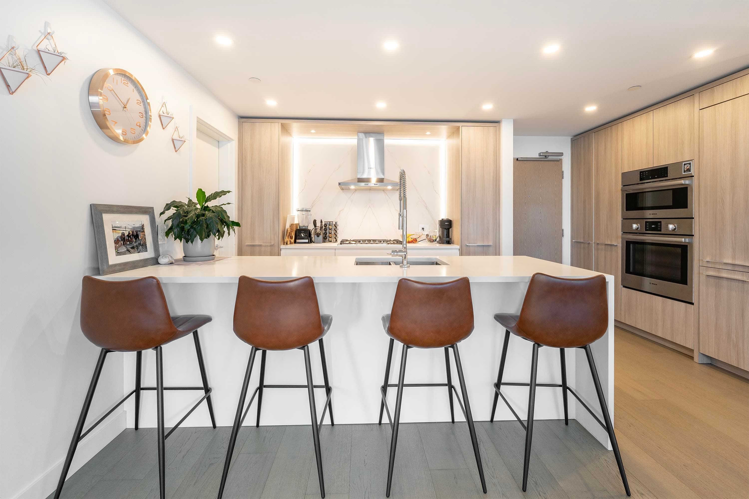 805 - 15165 Thrift Avenue, White Rock, V4B 0C1 — photo 3