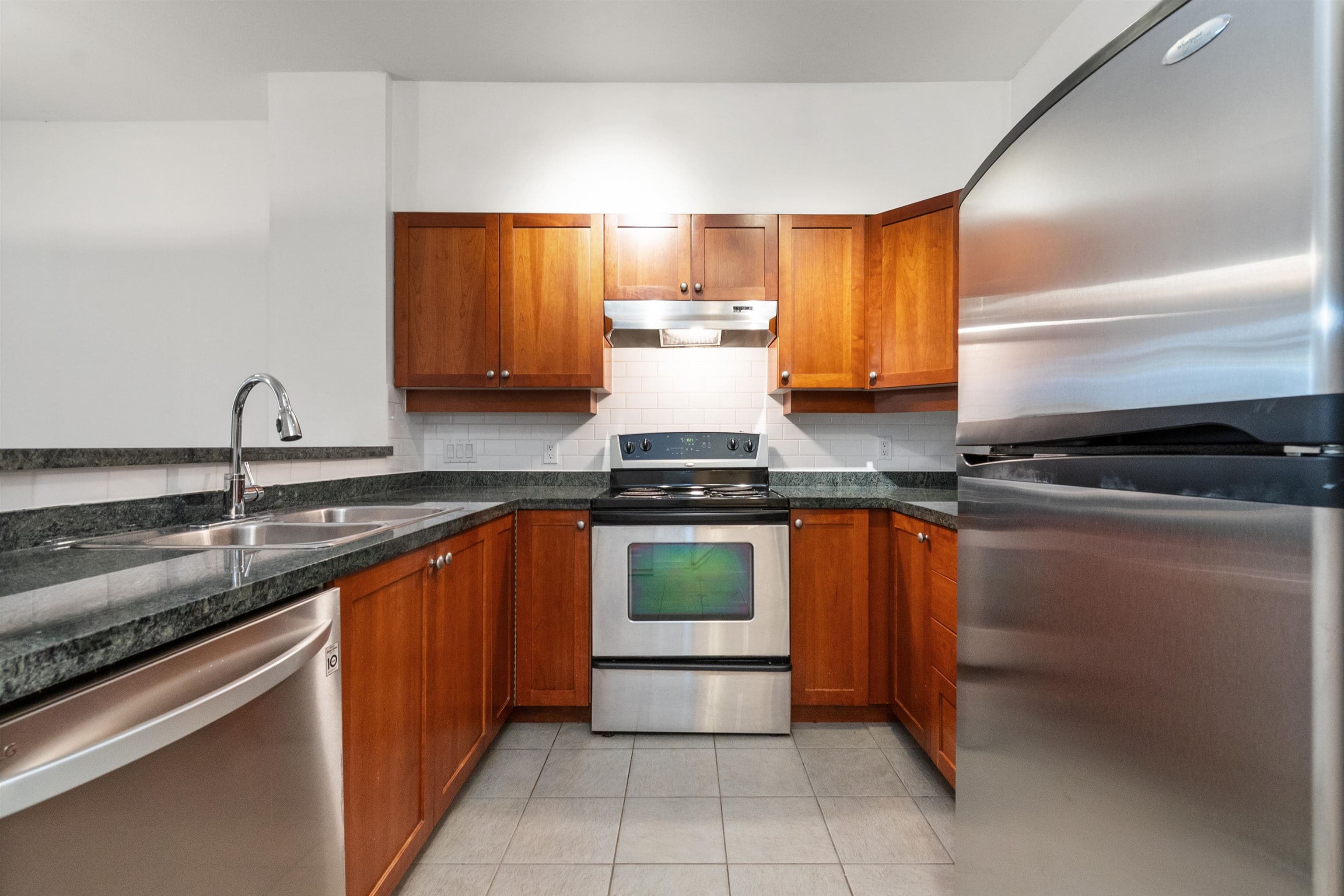 109 - 675 Park Crescent, New Westminster, V3L 5W4 — photo 3