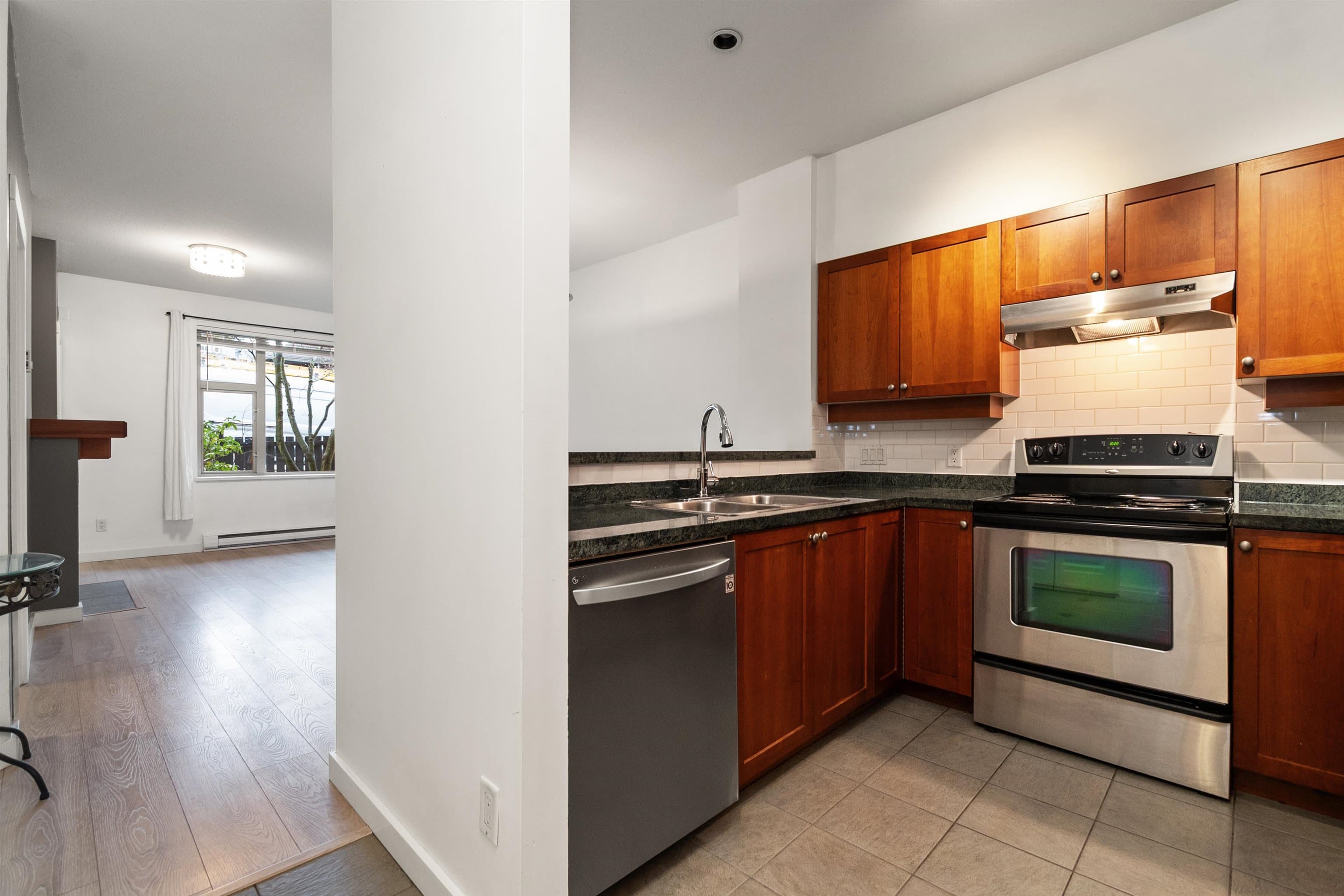 109 - 675 Park Crescent, New Westminster, V3L 5W4 — photo 5