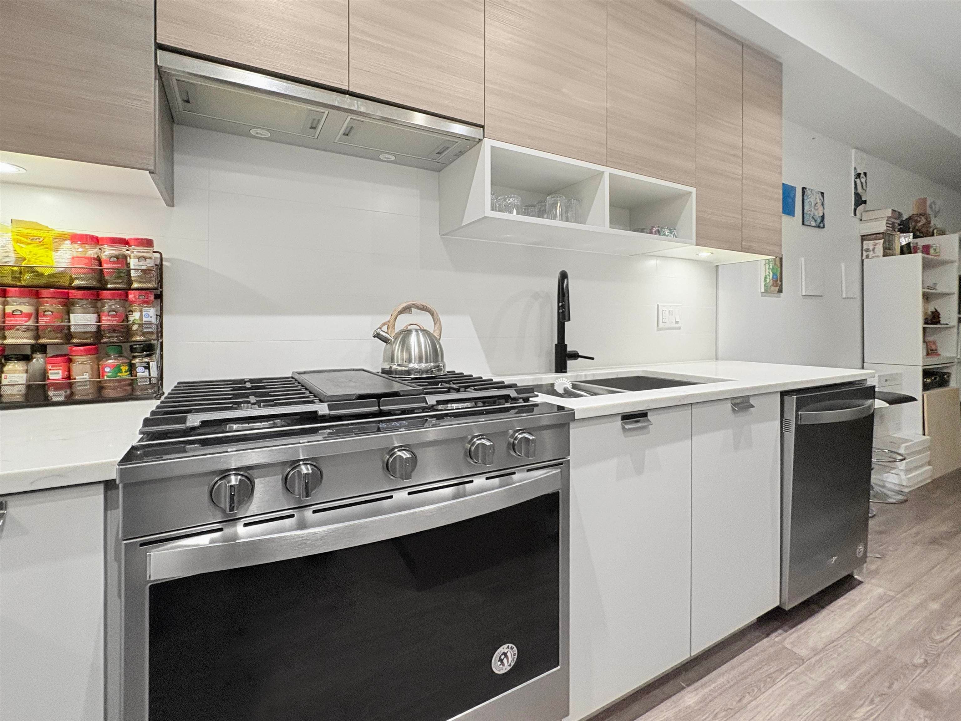 A417 - 20727 Willoughby Town Centre Drive, Langley, V2Y 3N1 — photo 3