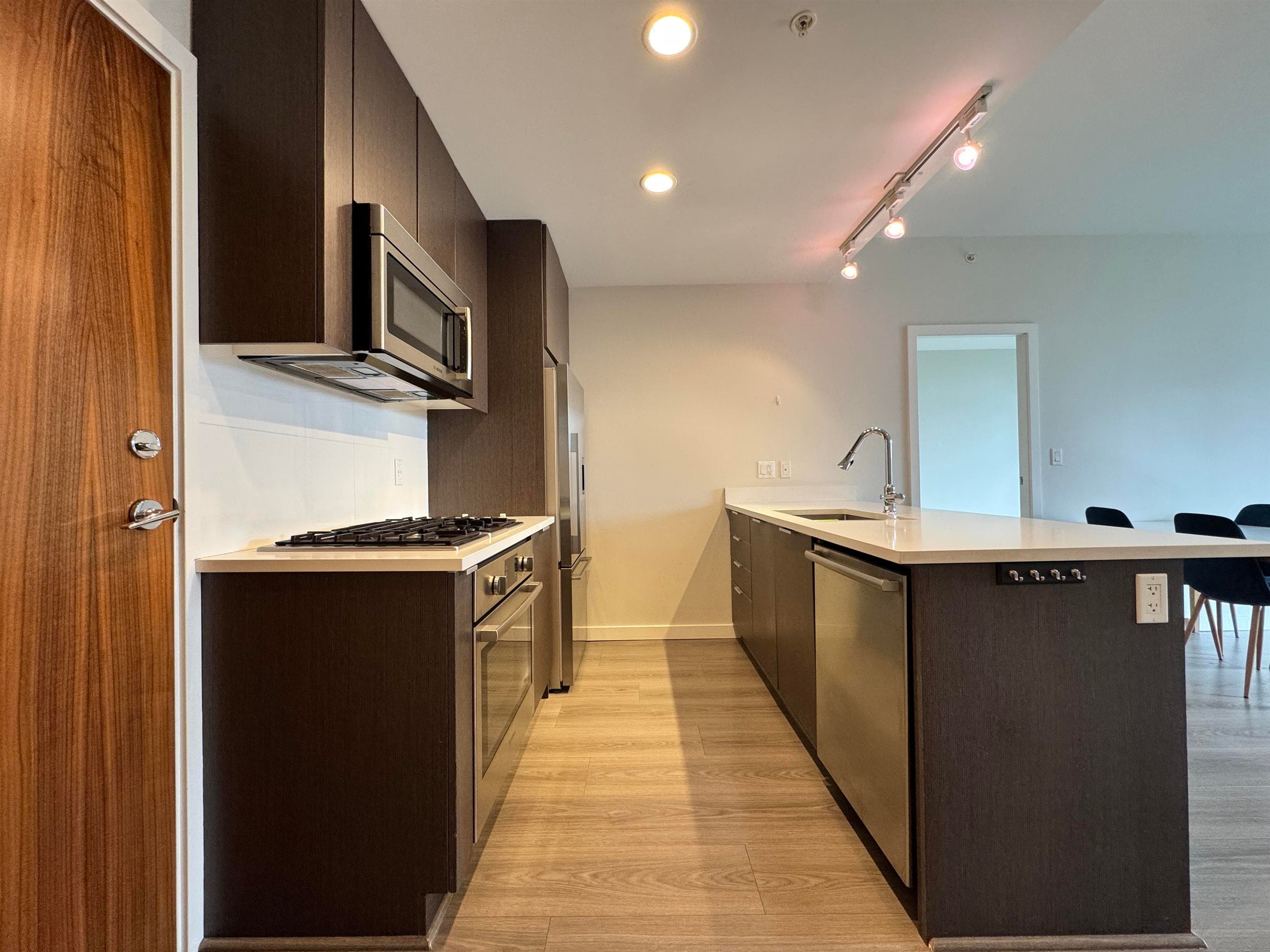 614 - 8688 Hazelbridge Way, Richmond, V6X 0R6 — photo 2