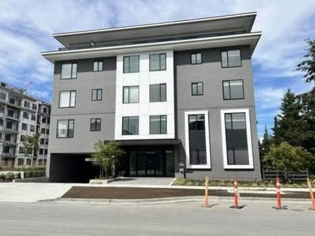 206 - 15848 Fraser Highway, Surrey, V4N 6X6 — photo 1