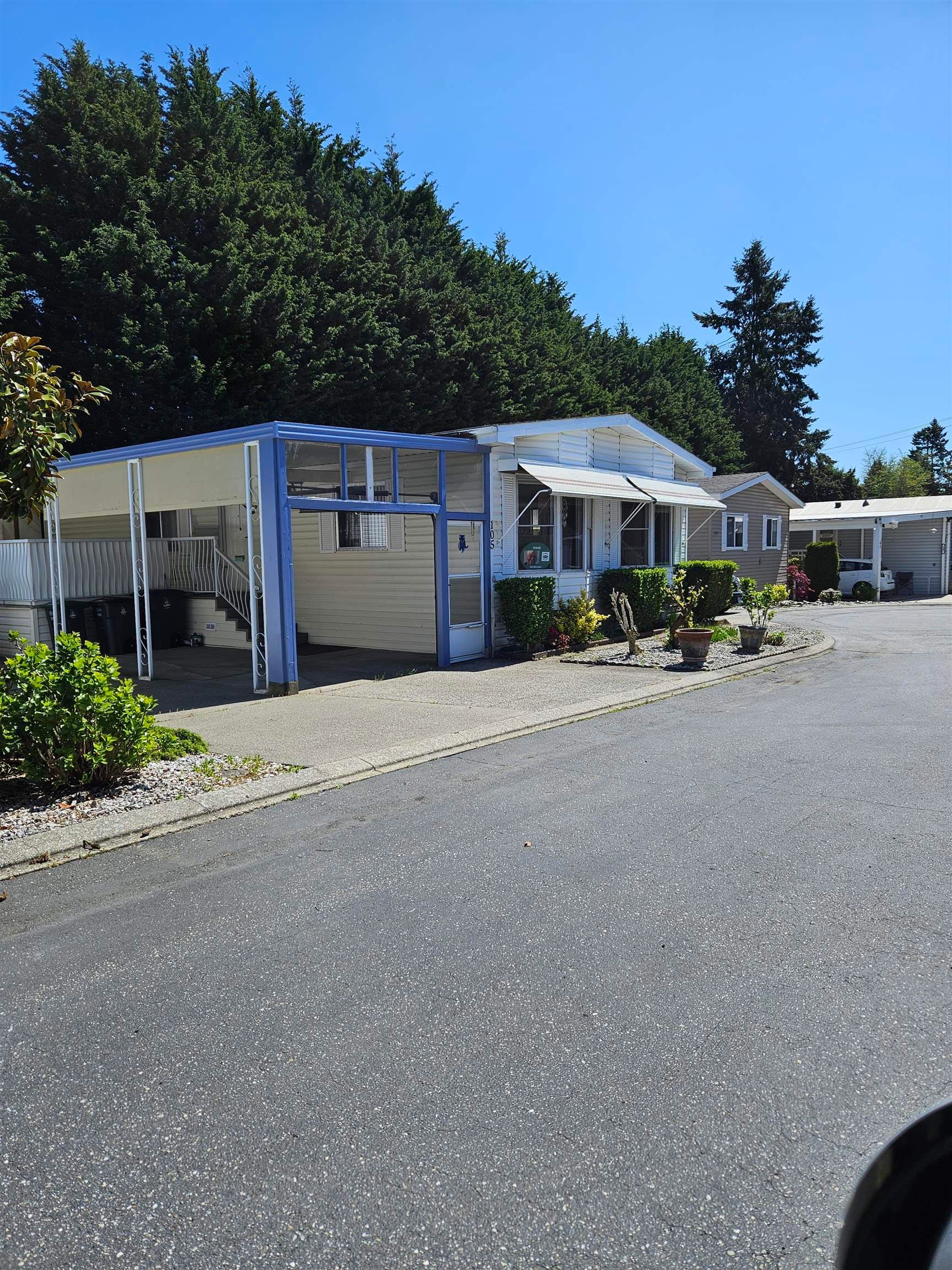 105 - 2062 King George Boulevard, Surrey, V4A 5A2 — photo 2