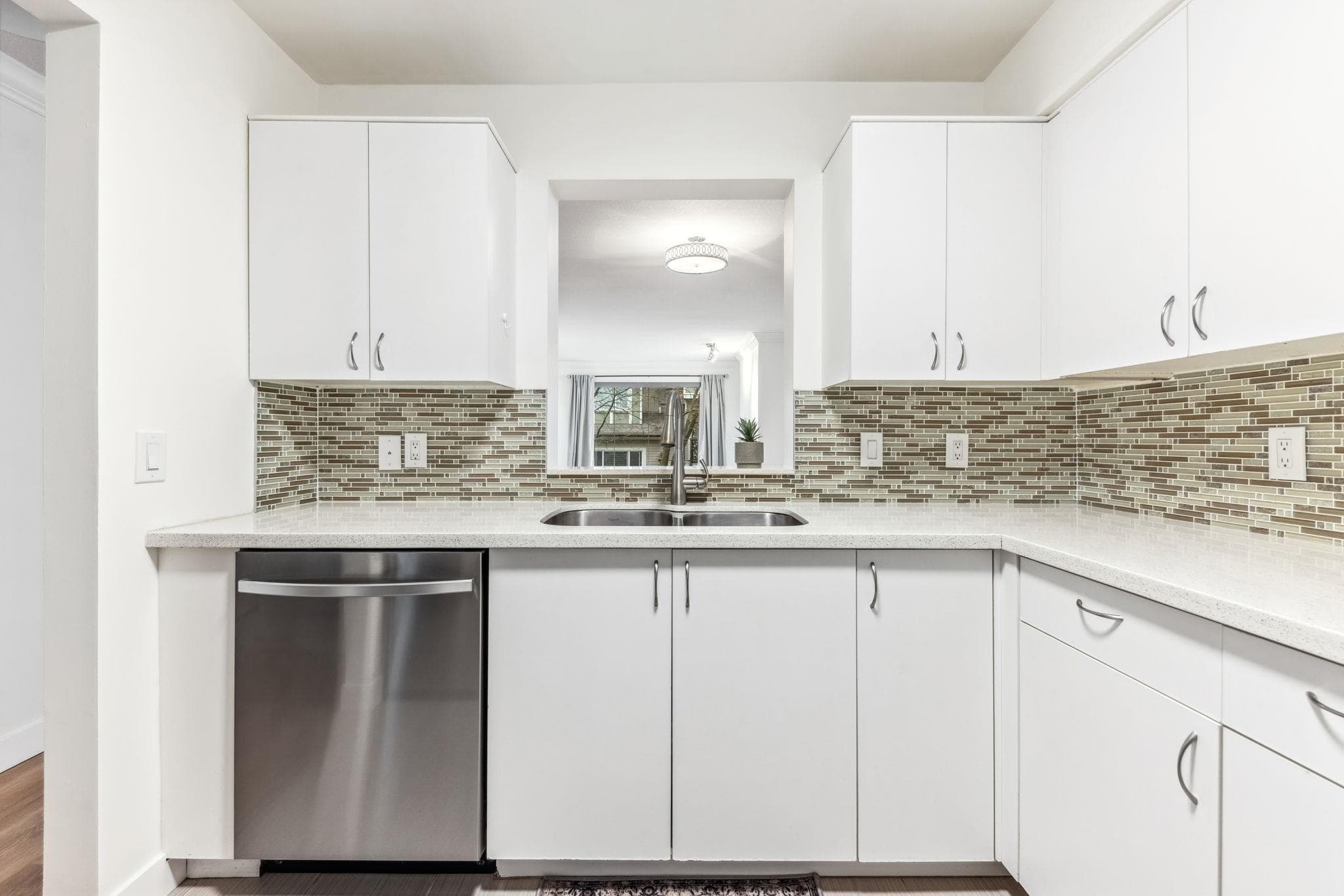 212 - 6820 Rumble Street, Burnaby, V5E 4H9 — photo 4