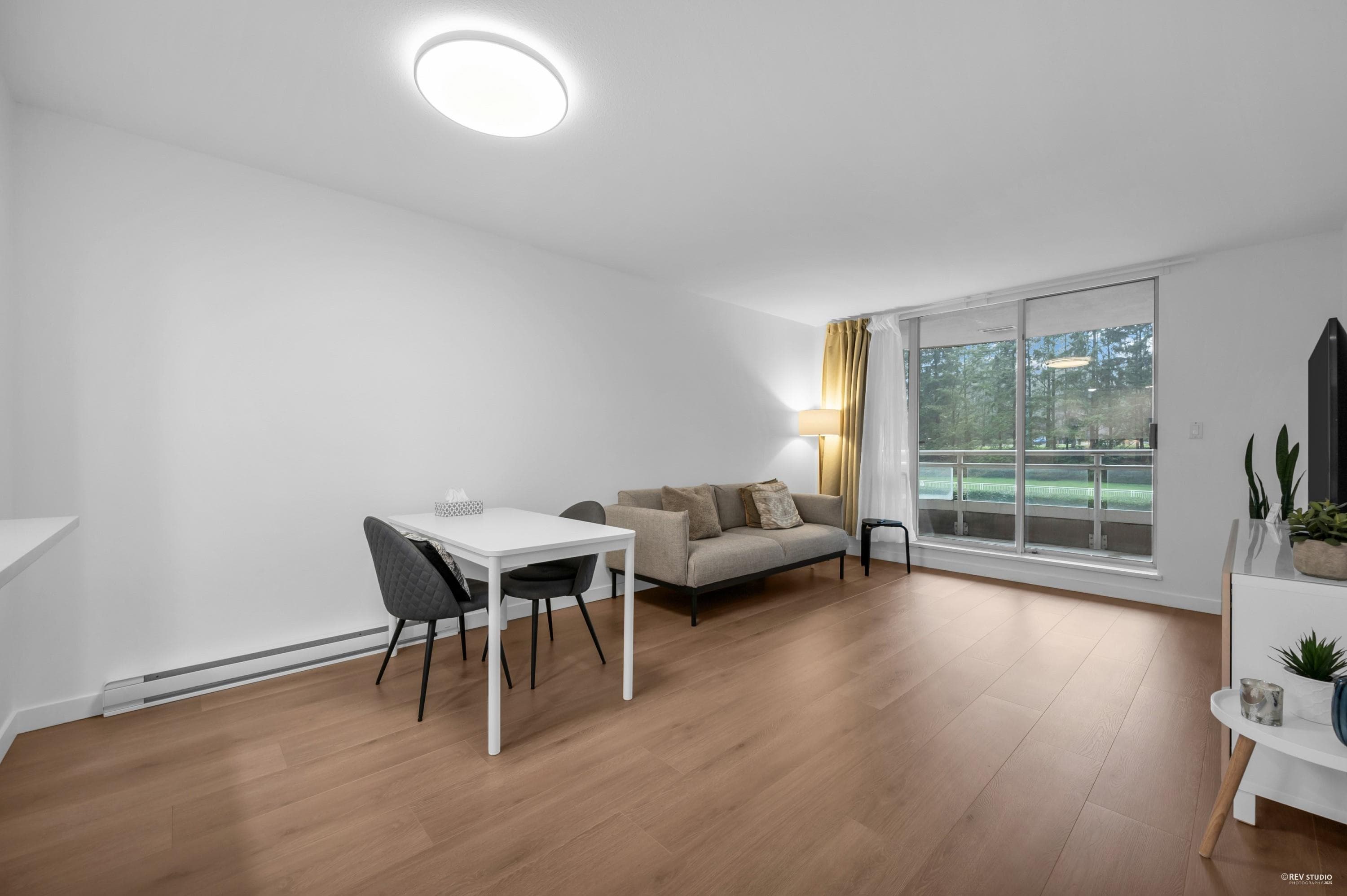 201 - 9623 Manchester Drive, Burnaby, V3N 4Y8 — photo 2