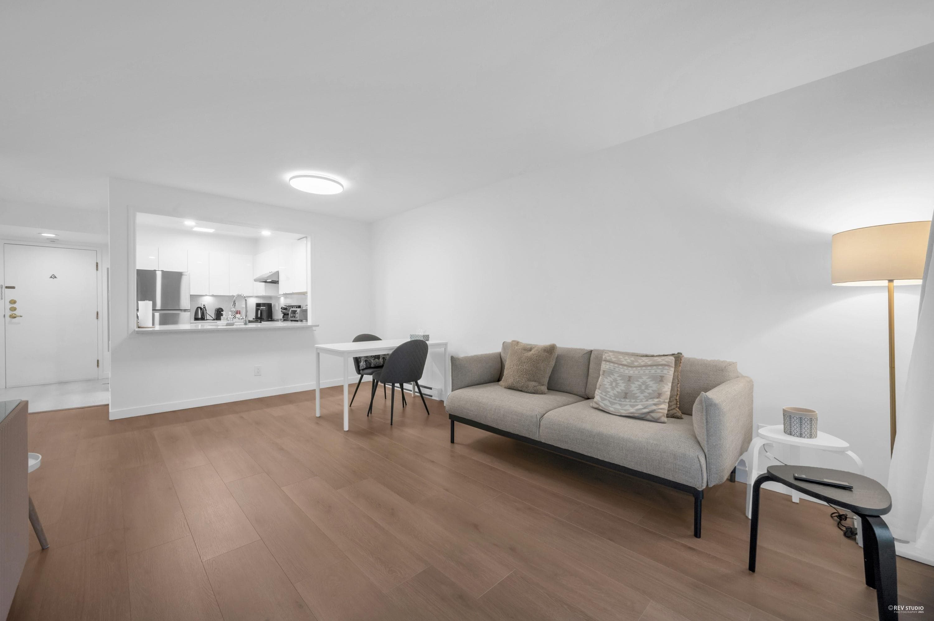 201 - 9623 Manchester Drive, Burnaby, V3N 4Y8 — photo 4