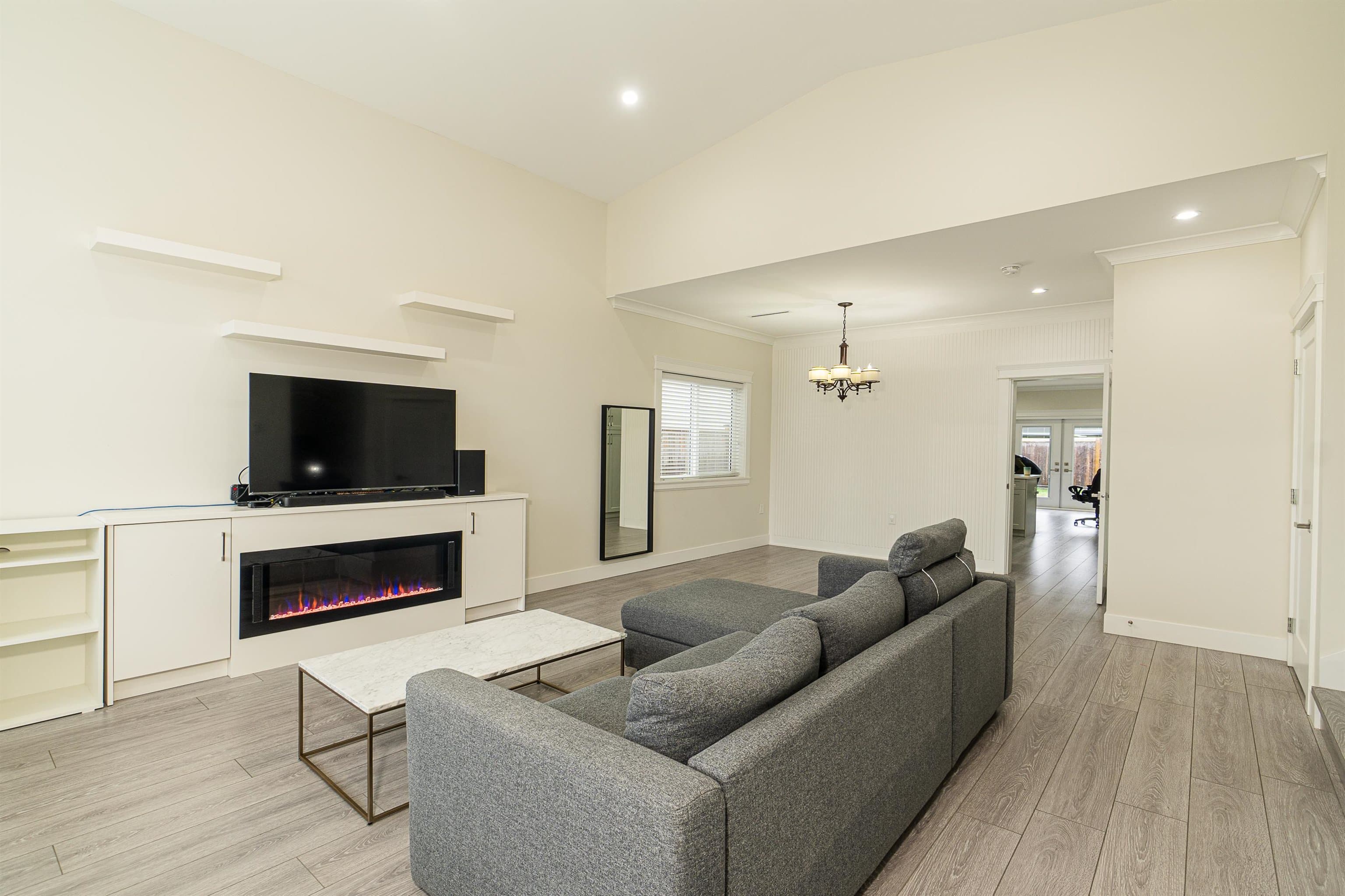 1483 Sperling Avenue, Burnaby, V5B 4J8 — photo 3