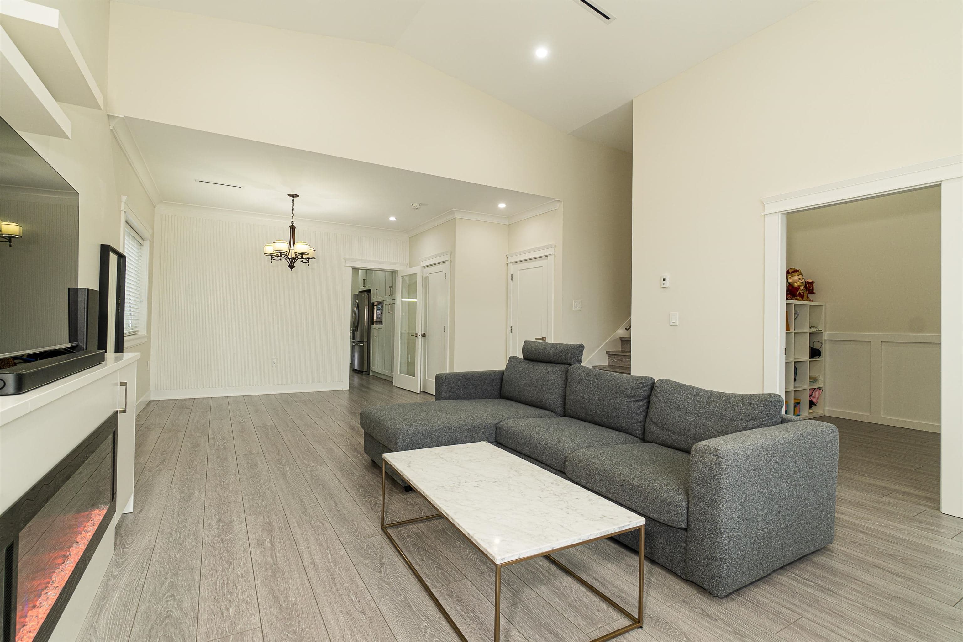 1483 Sperling Avenue, Burnaby, V5B 4J8 — photo 4
