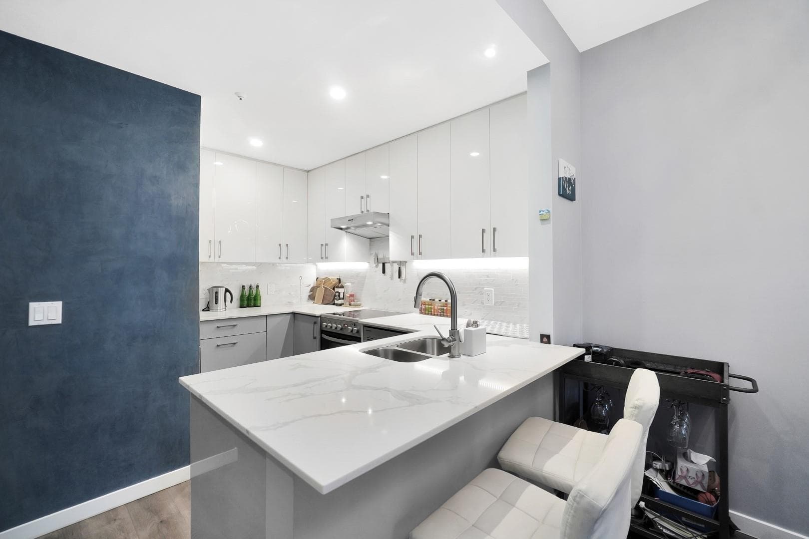 306 - 630 Roche Point Drive, North Vancouver, V7H 3A1 — photo 2