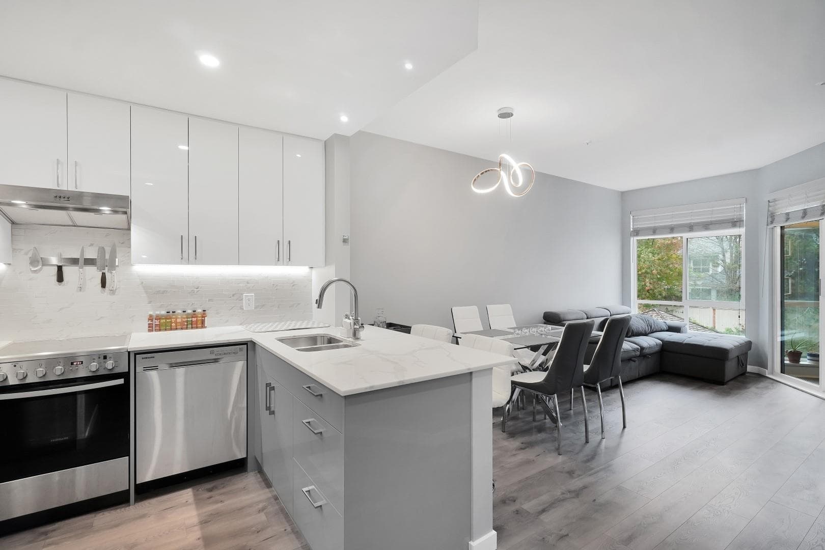 306 - 630 Roche Point Drive, North Vancouver, V7H 3A1 — photo 3