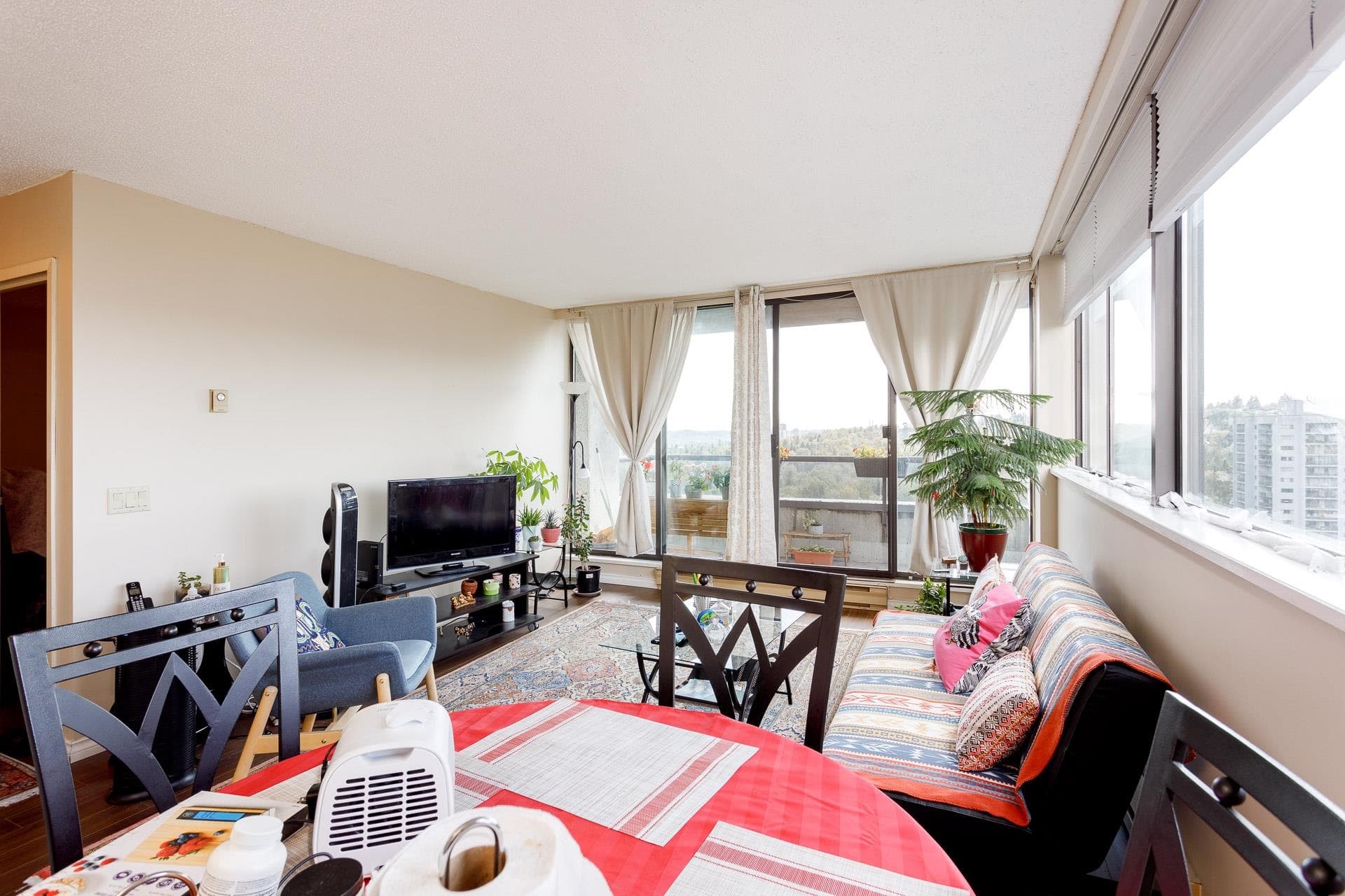 1504 - 3970 Carrigan Court, Burnaby, V3N 4S5 — photo 5