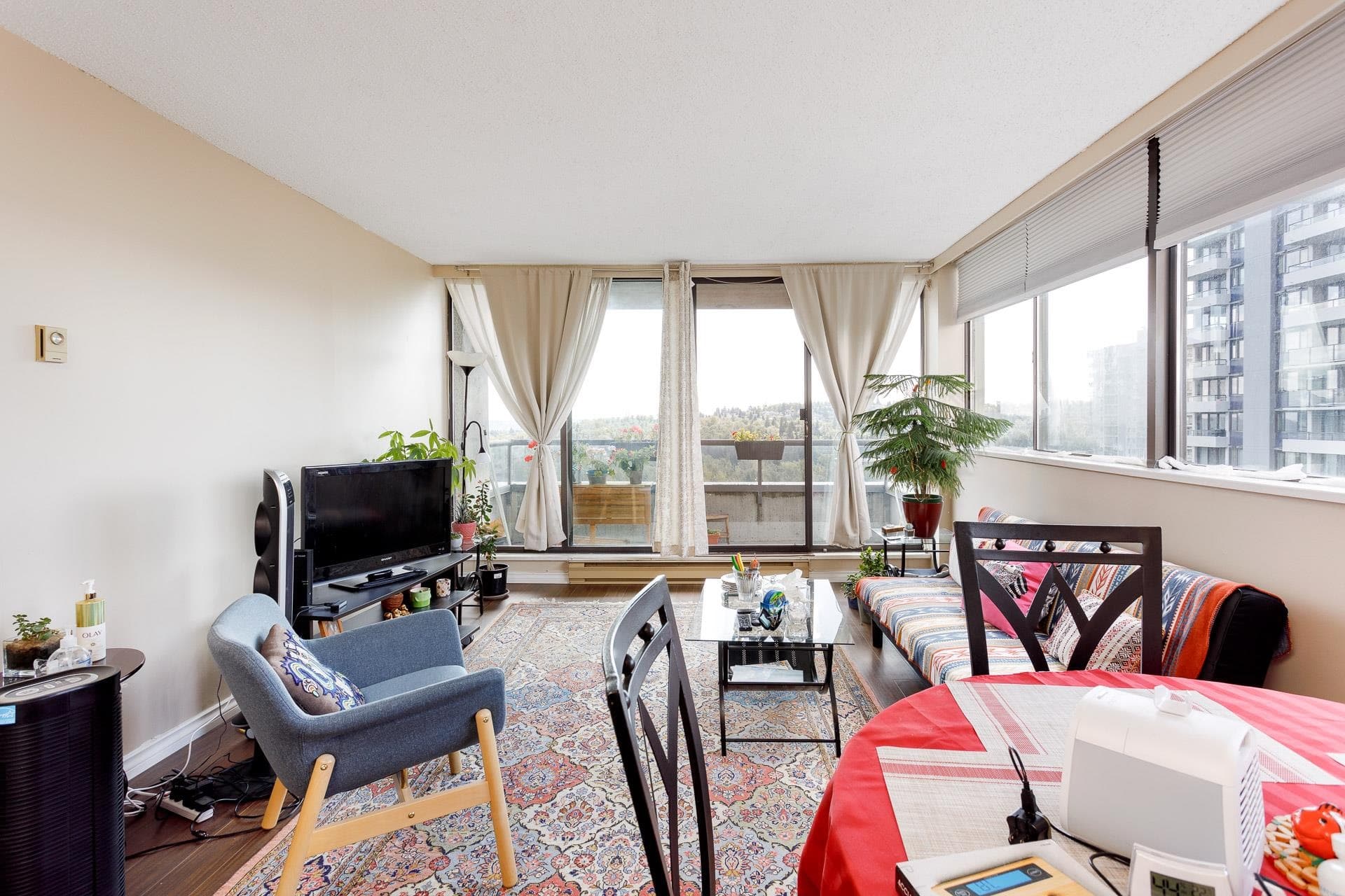 1504 - 3970 Carrigan Court, Burnaby, V3N 4S5 — photo 4