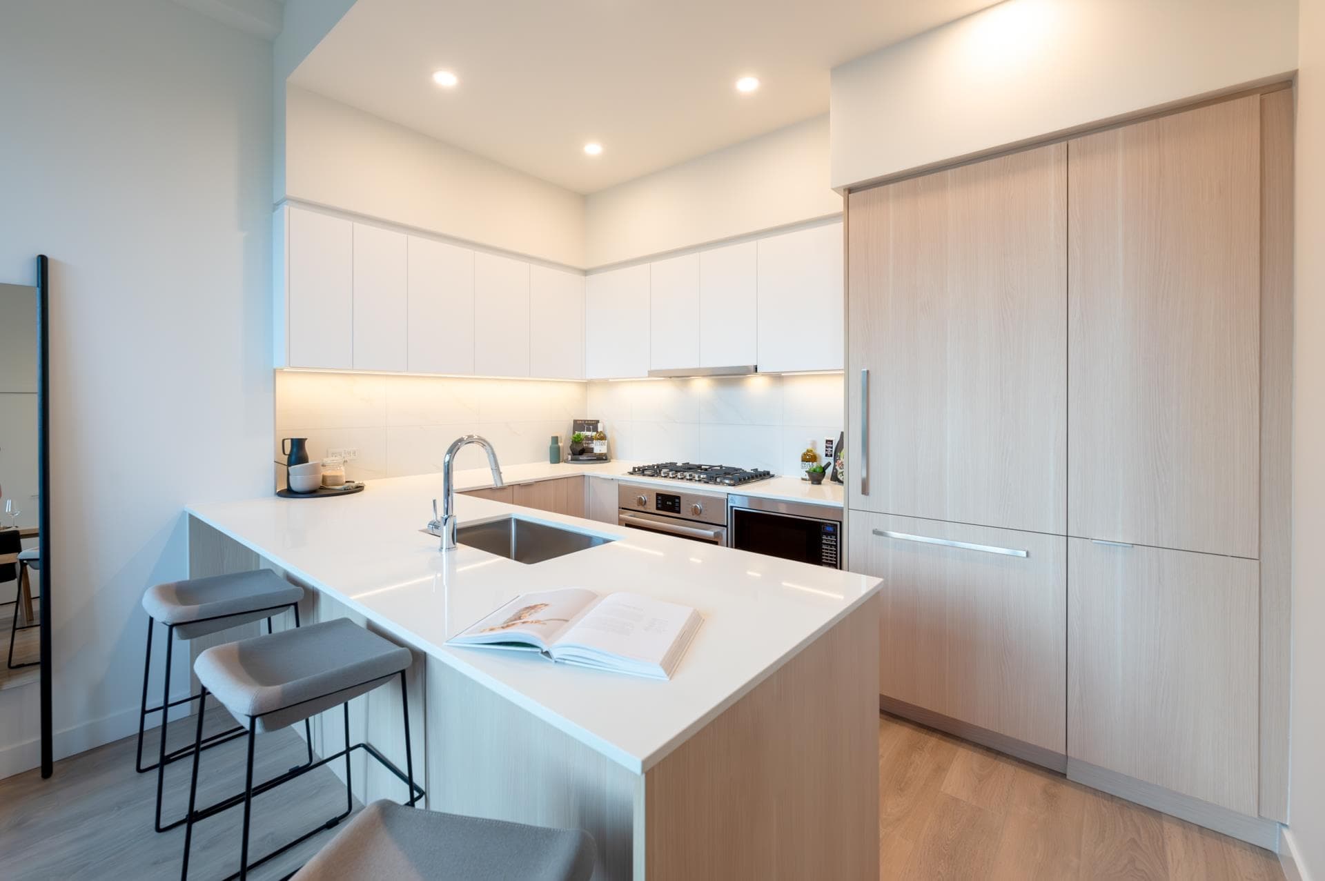 102 - 318 Alderson Avenue, Coquitlam, V3K 0J1 — photo 3