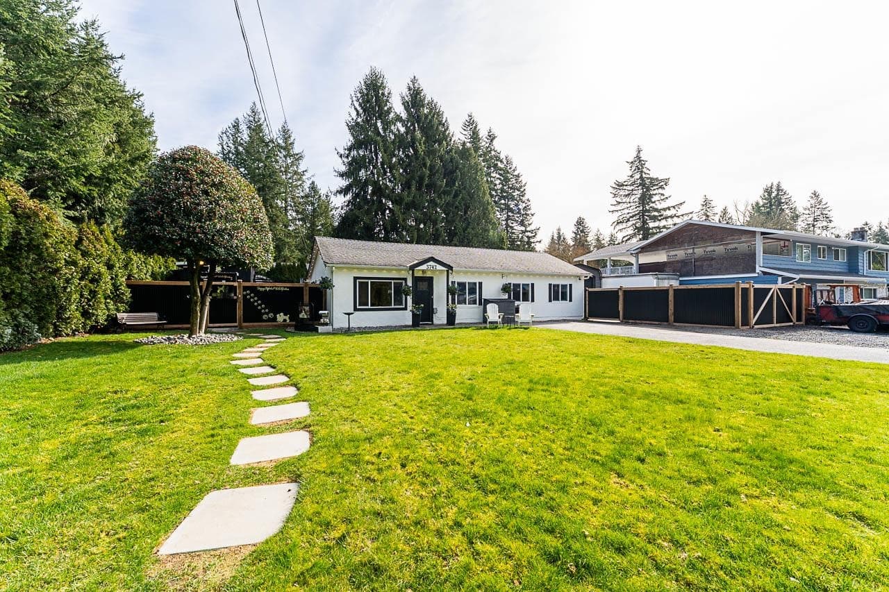 3742 204 Street, Langley, V3A 1X4 — photo 5