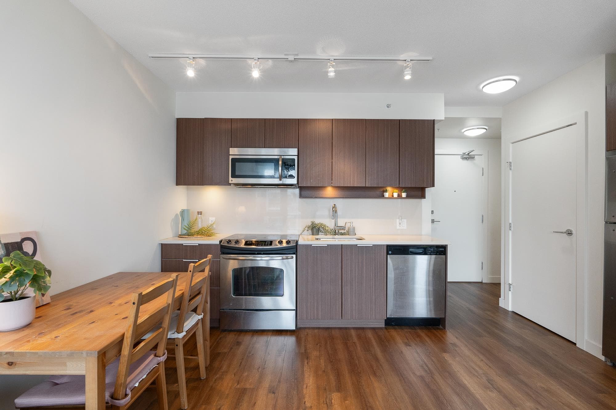 2502 - 13308 Central Avenue, Surrey, V3T 0M4 — photo 5