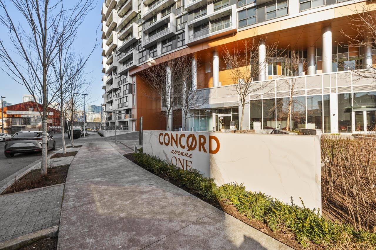 402 - 1768 Cook Street, Vancouver, V5Y 0N3 — photo 2