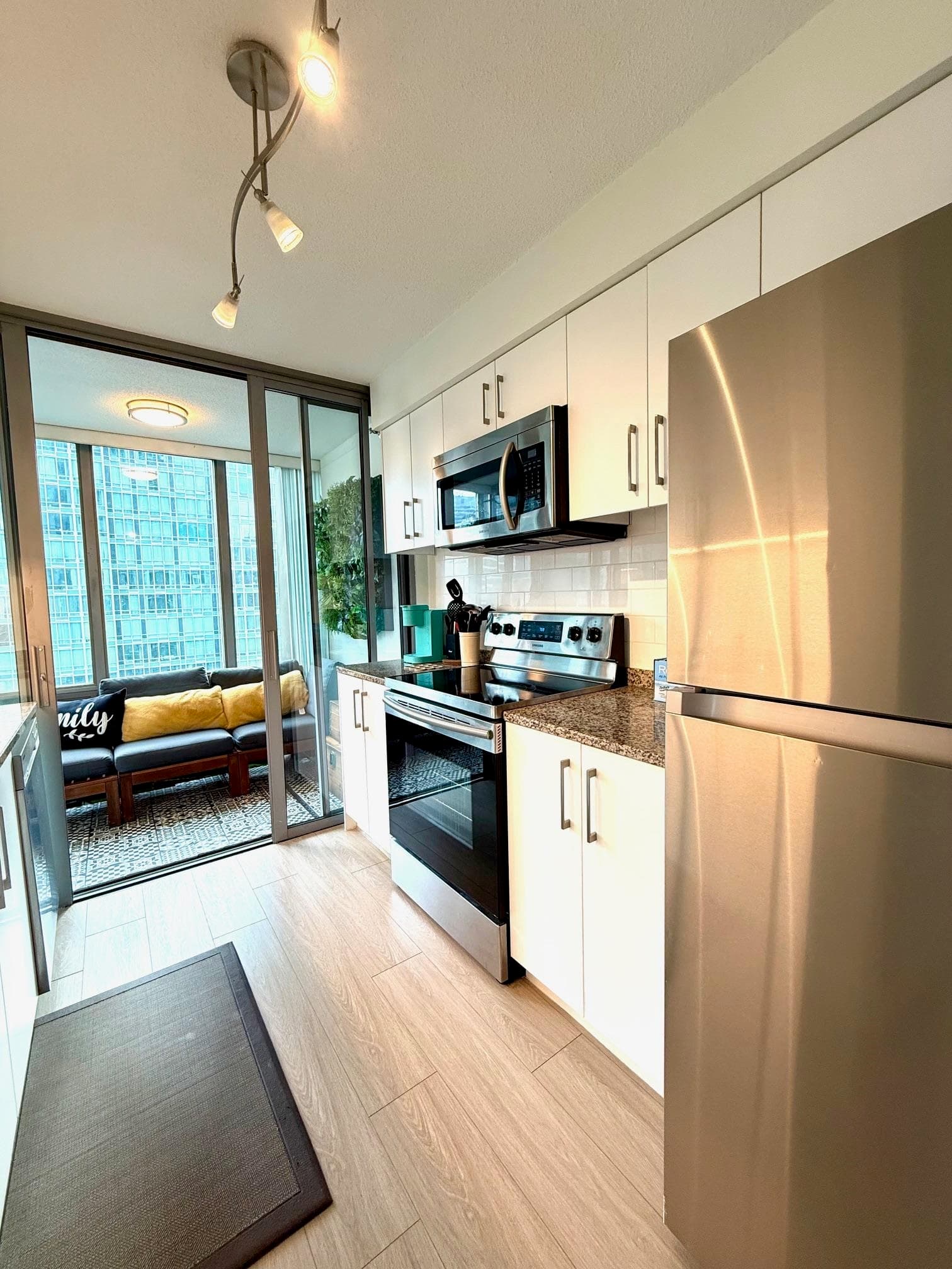 1704 - 1288 W Georgia Street, Vancouver, V6E 4R3 — photo 5