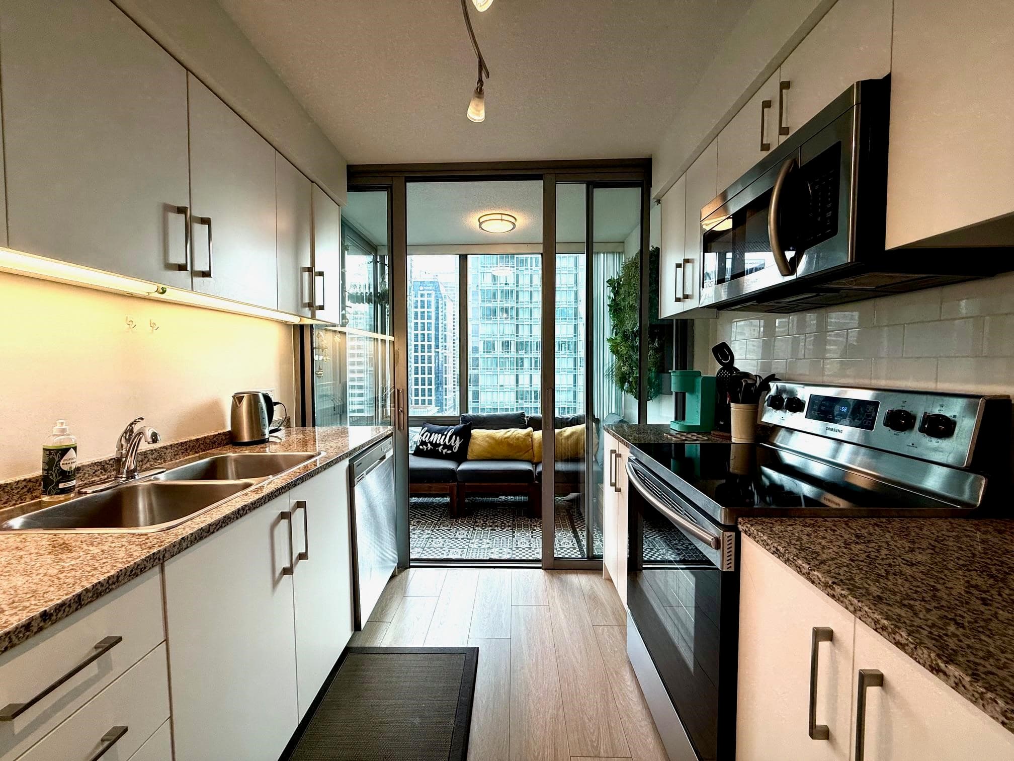 1704 - 1288 W Georgia Street, Vancouver, V6E 4R3 — photo 4