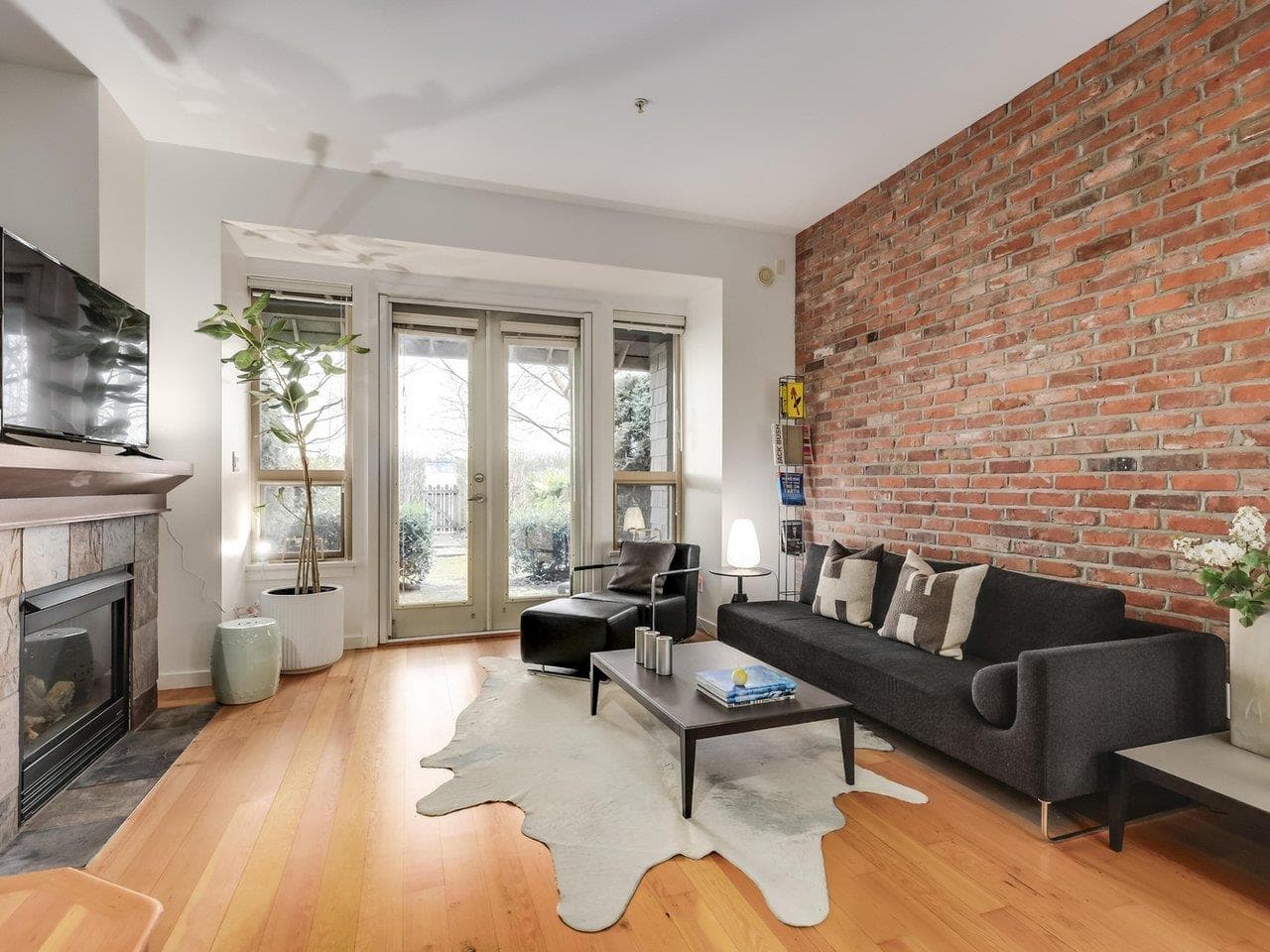 122 - 250 Salter Street, New Westminster, V3M 0B7 — photo 3