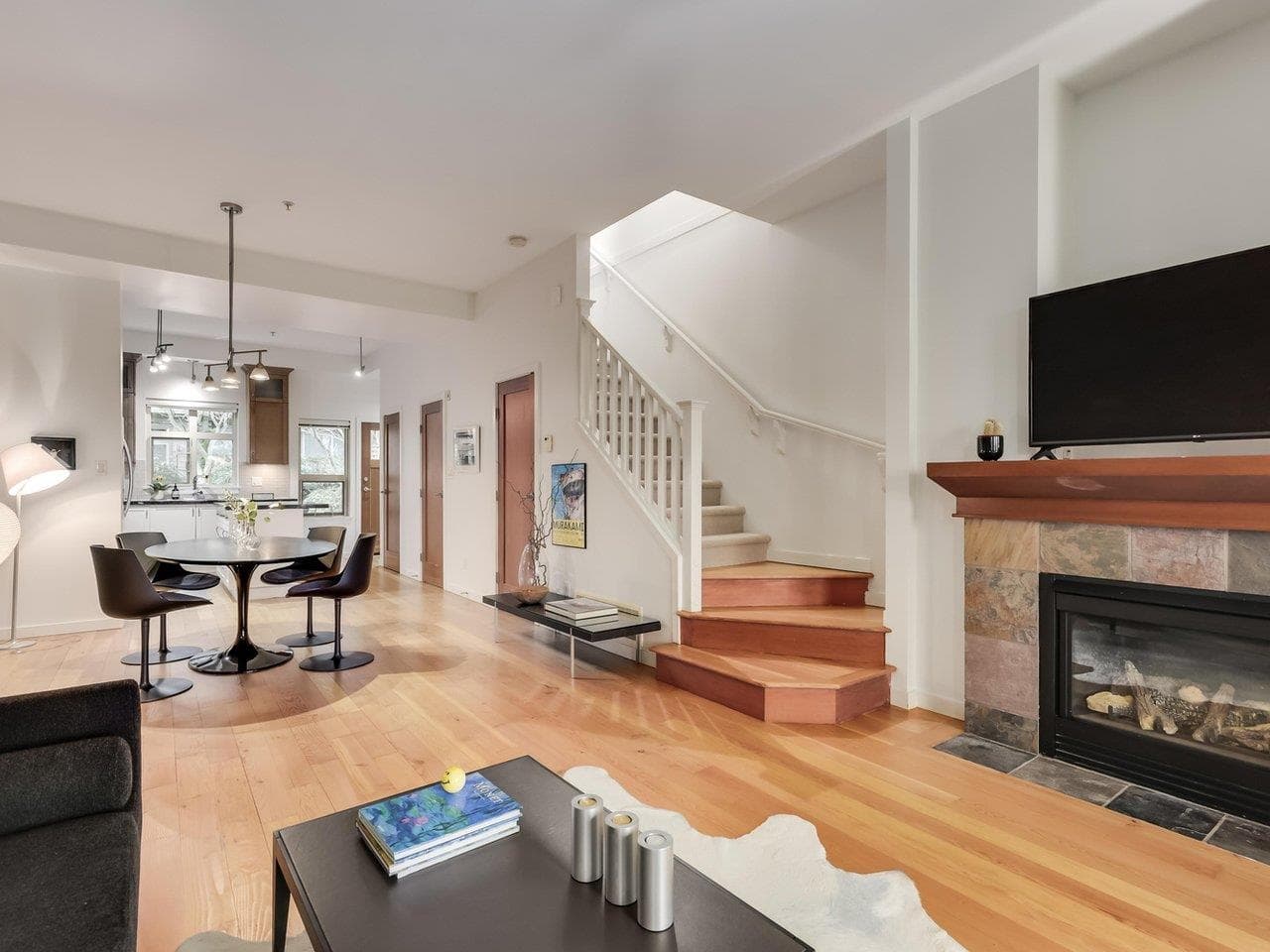 122 - 250 Salter Street, New Westminster, V3M 0B7 — photo 4