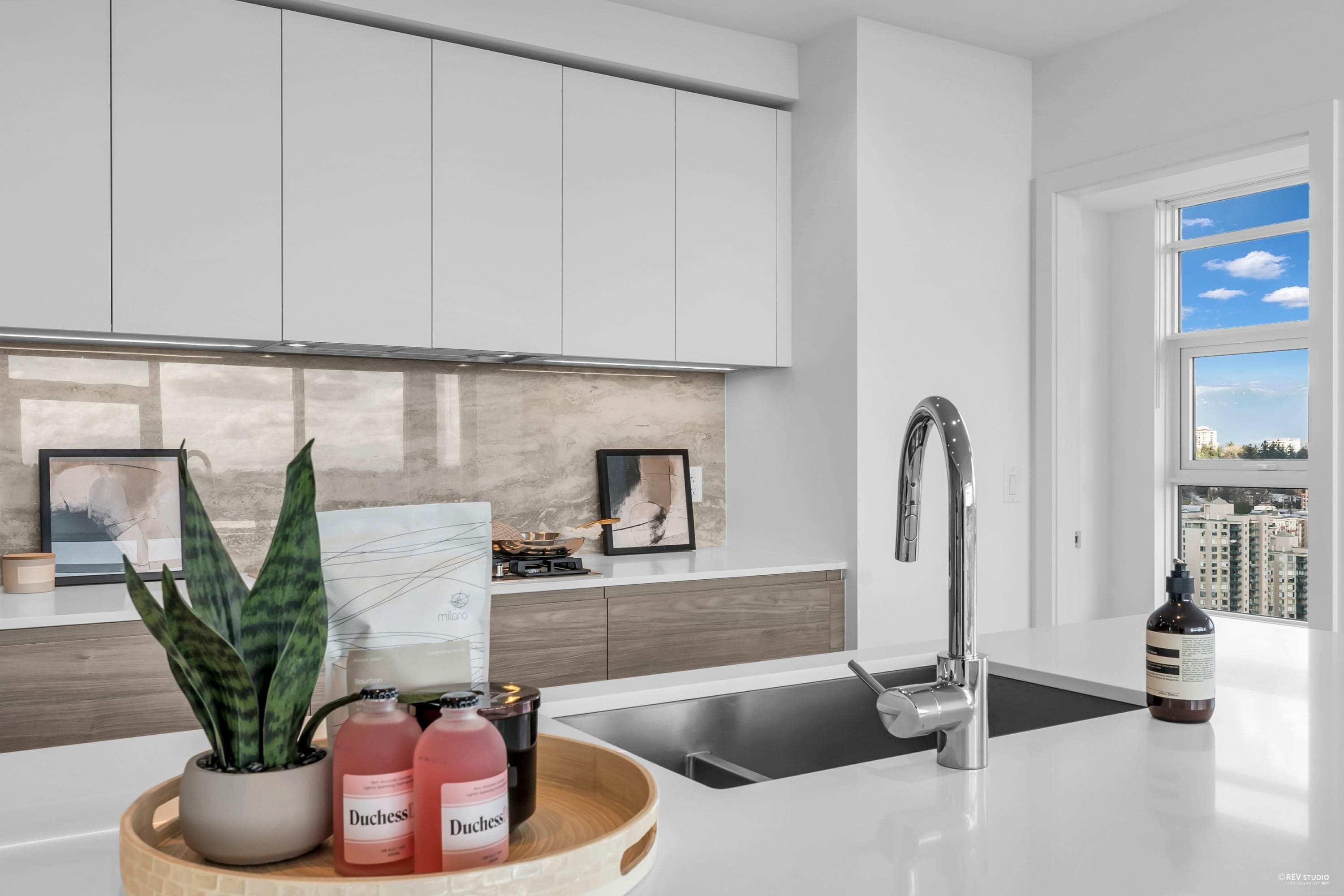 3007 - 680 Quayside Drive, New Westminster, V3M 0P2 — photo 4