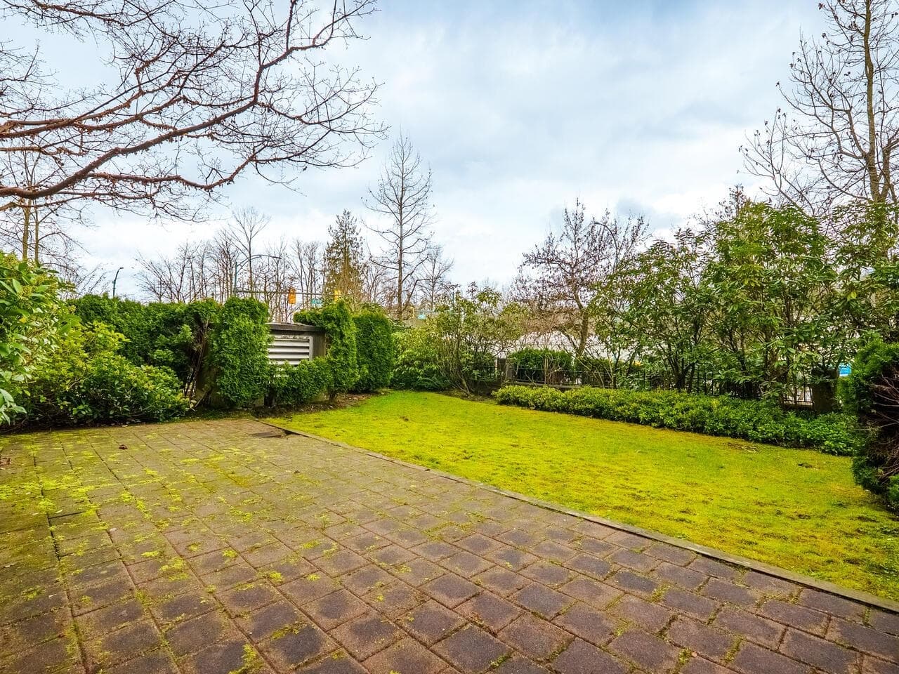 105 - 100 Capilano Road, Port Moody, V3H 5M9 — photo 2