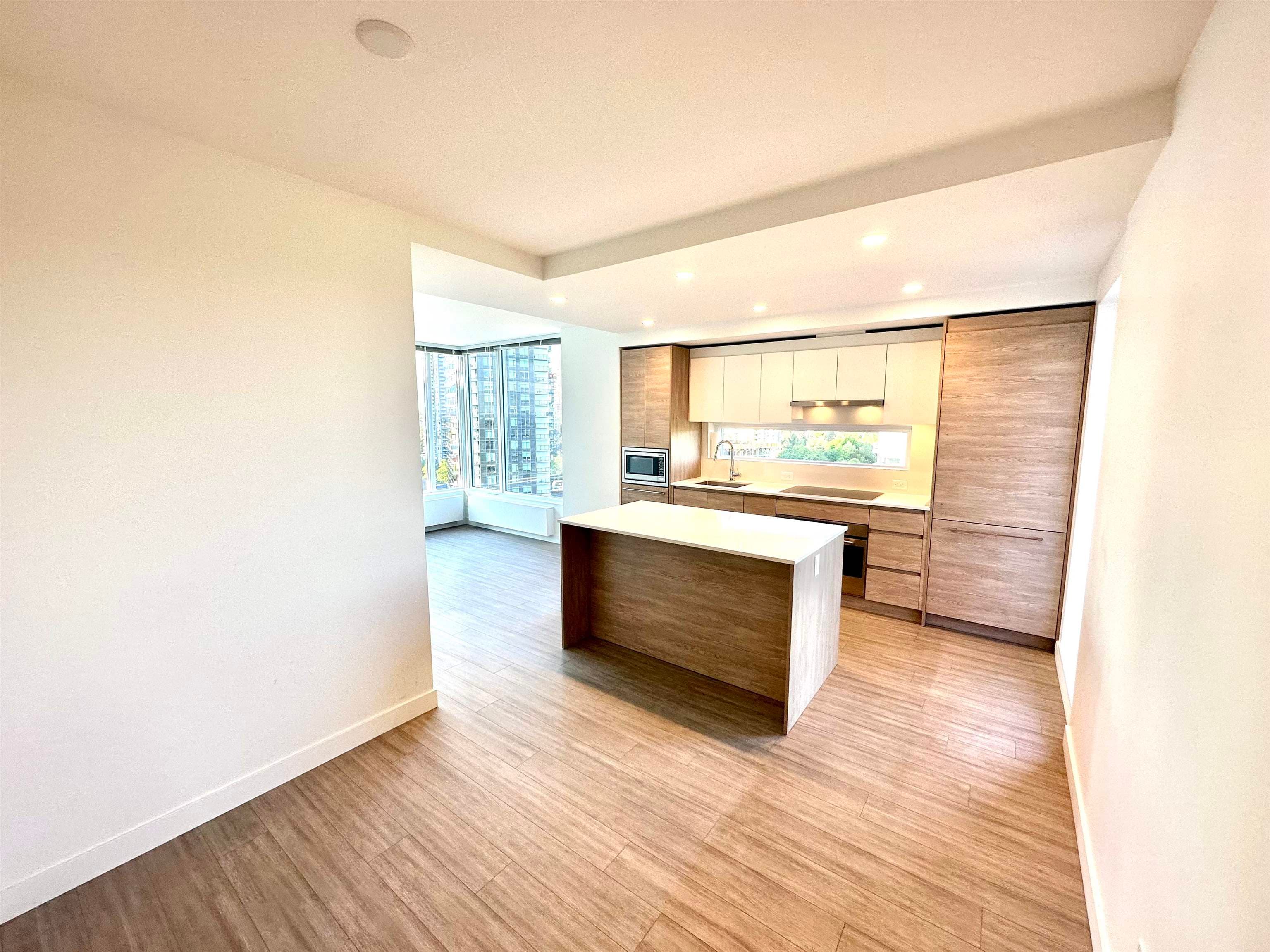 1309 - 13615 Fraser Highway, Surrey, V3T 0P7 — photo 3