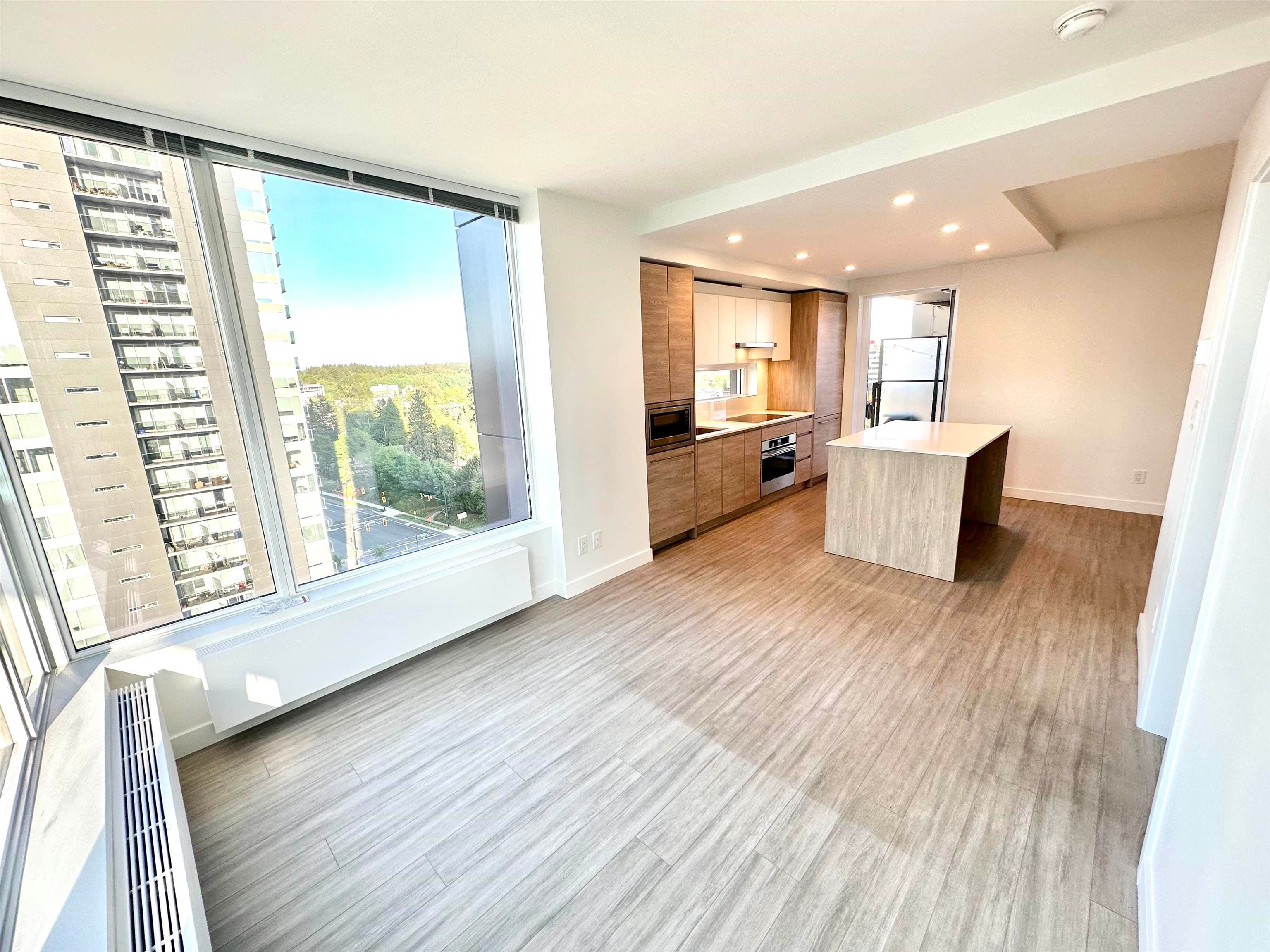 1309 - 13615 Fraser Highway, Surrey, V3T 0P7 — photo 4