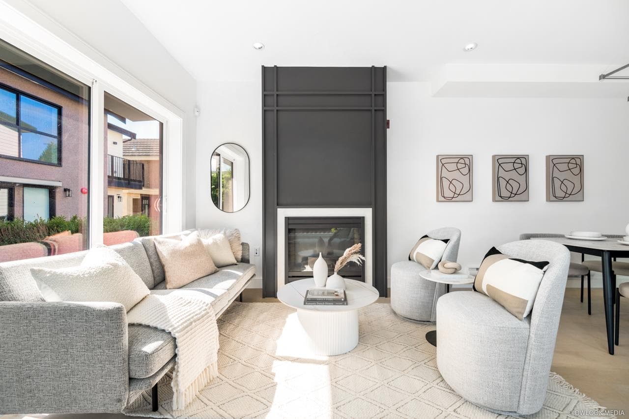 7355 Oak Street, Vancouver, V0V 0V0 — photo 2