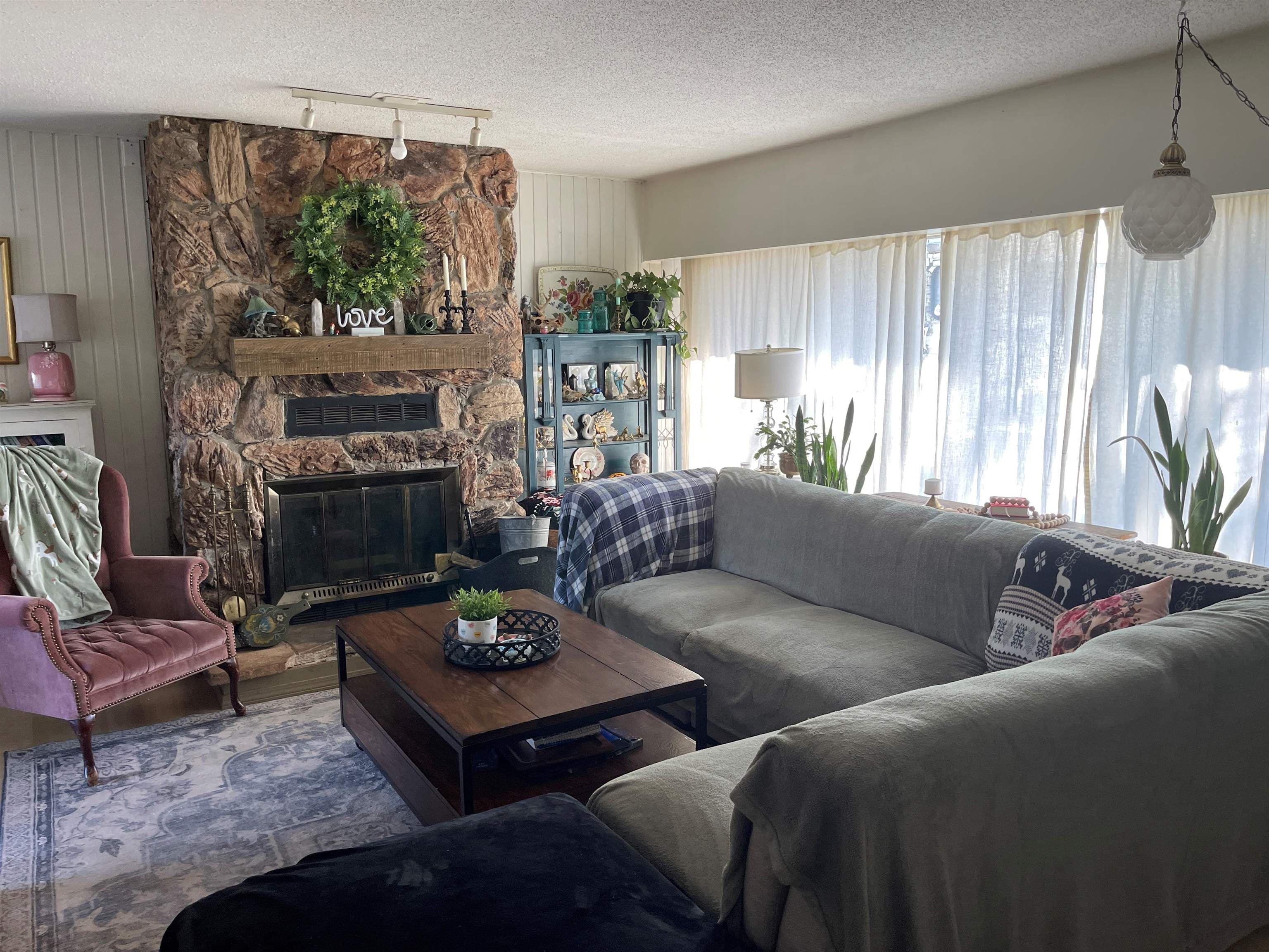 11935 Glenhurst Street, Maple Ridge, V2X 6V7 — photo 2