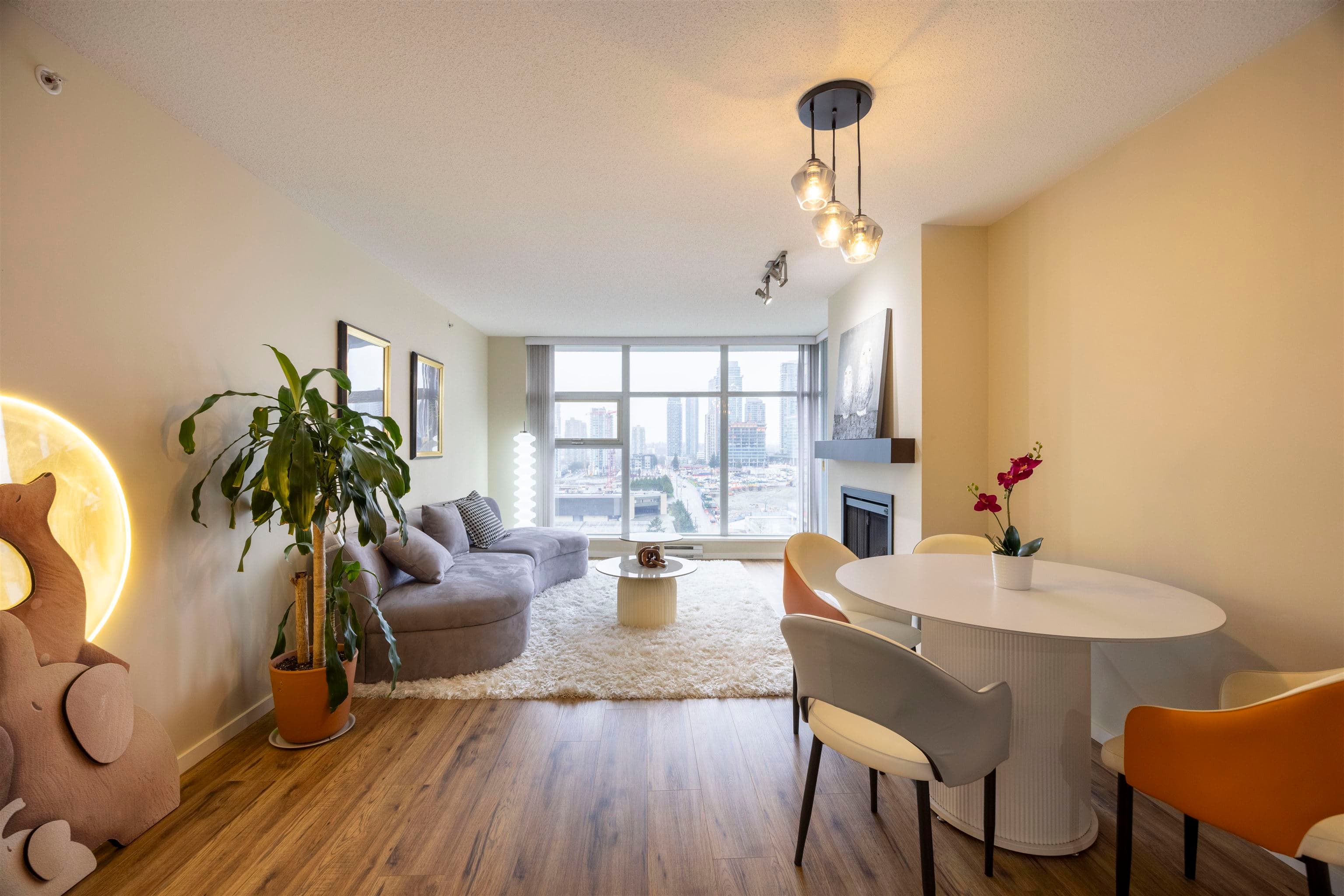 1901 - 2289 Yukon Crescent, Burnaby, V5C 0B2 — photo 5