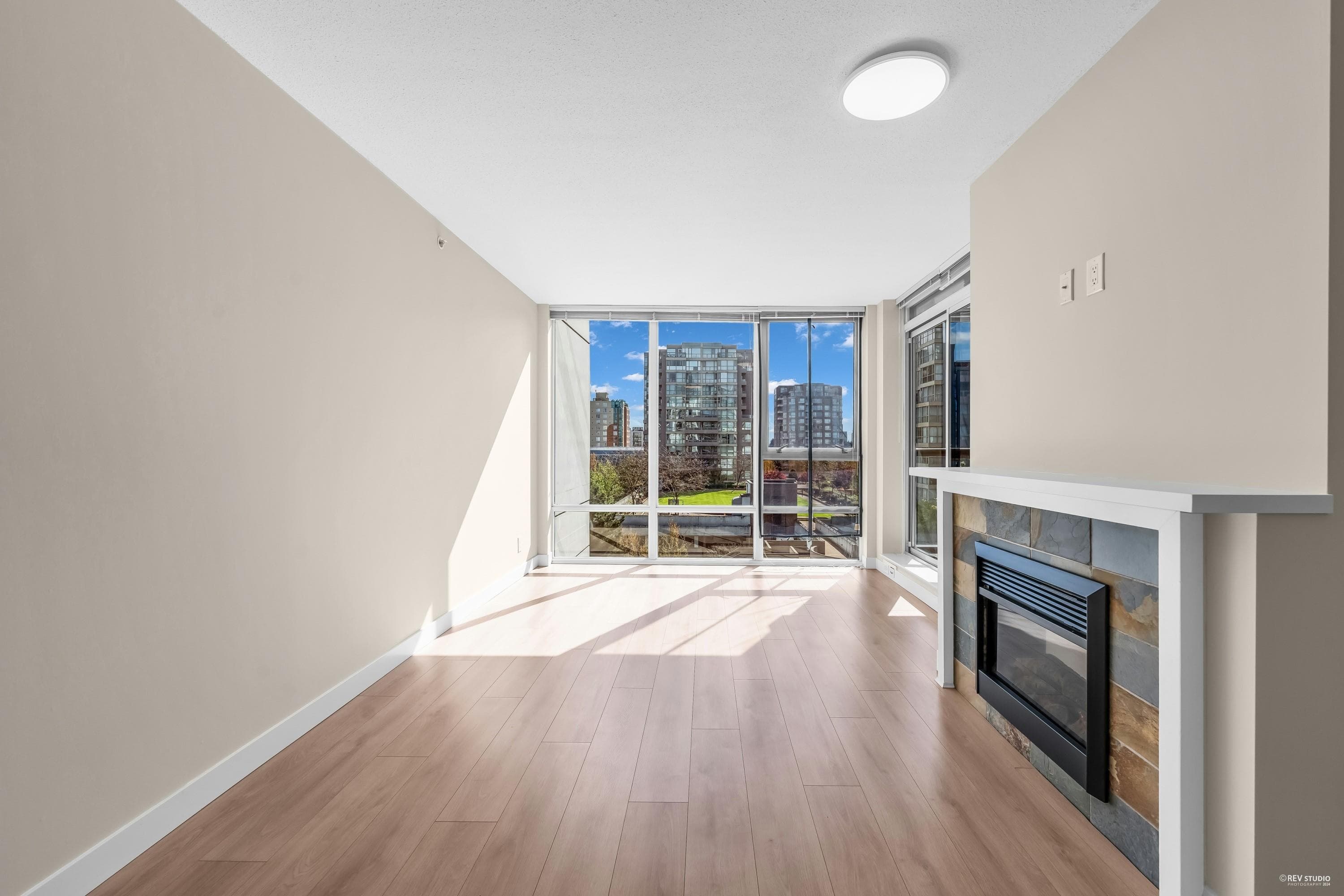 903 - 6068 No. 3 Road, Richmond, V6Y 4M7 — photo 3