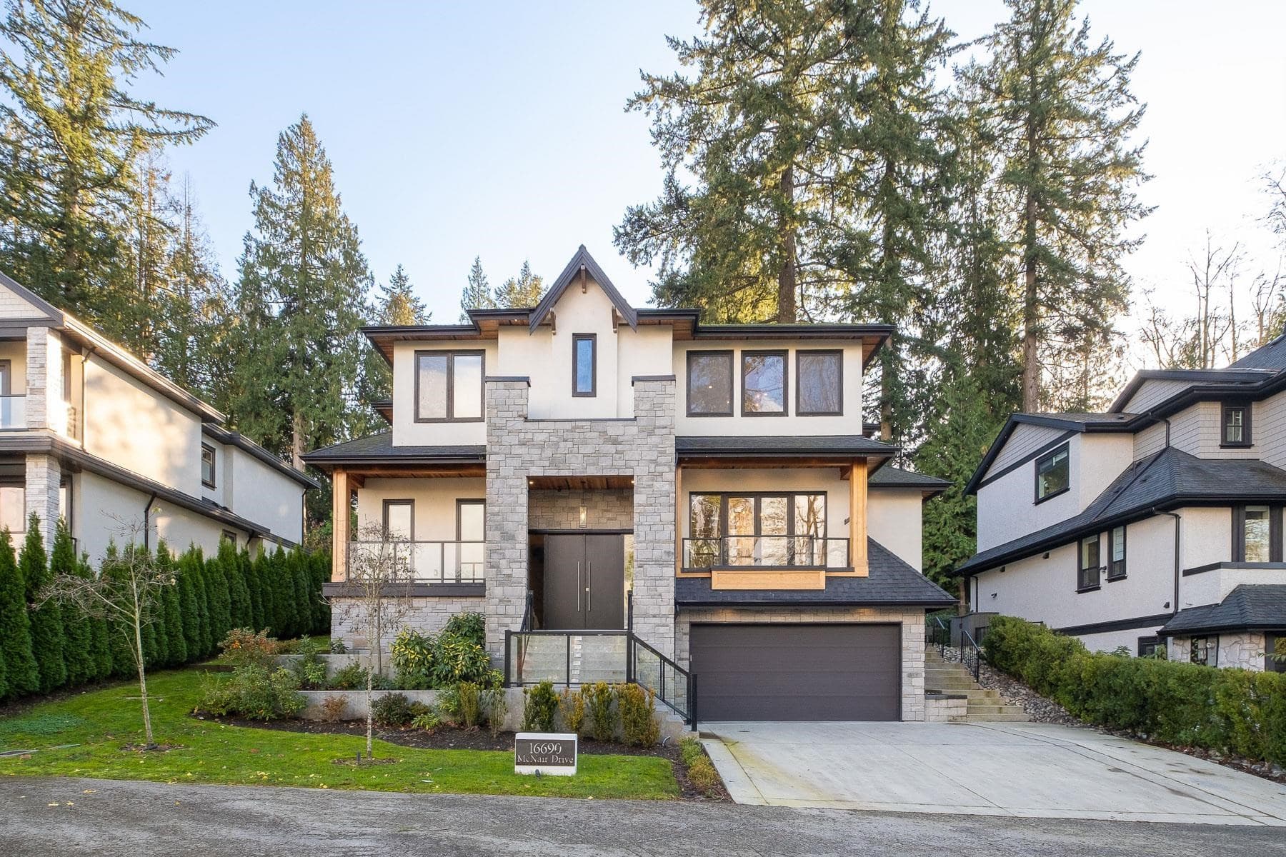 16690 Mcnair Drive, White Rock