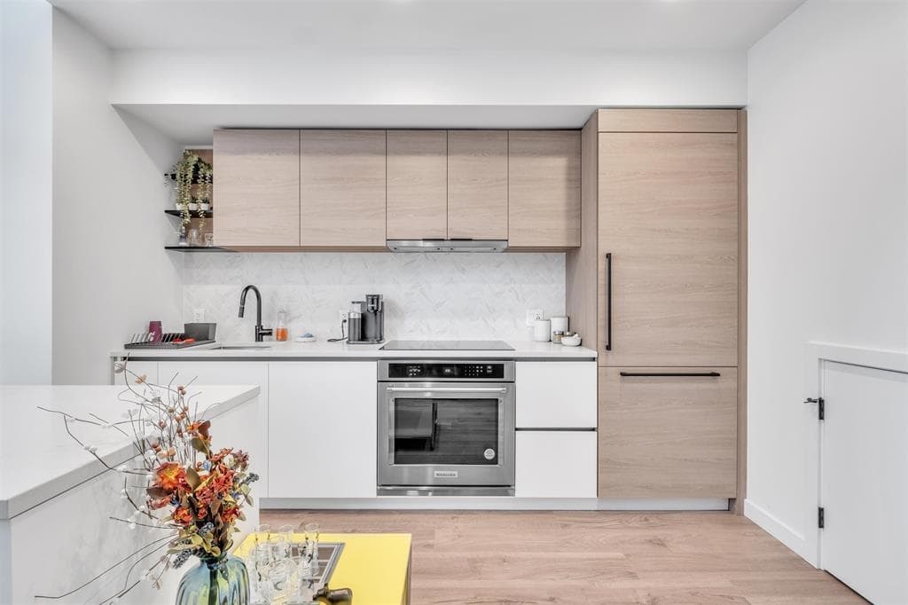 TH6 - 10448 University Drive, Surrey, V3T 0S7 — photo 3