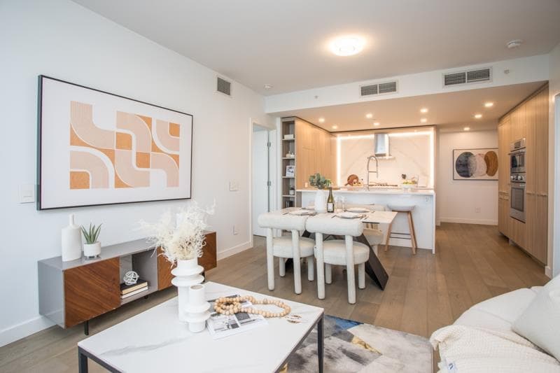 201 - 15165 Thrift Avenue, White Rock, V4B 0C1 — photo 3