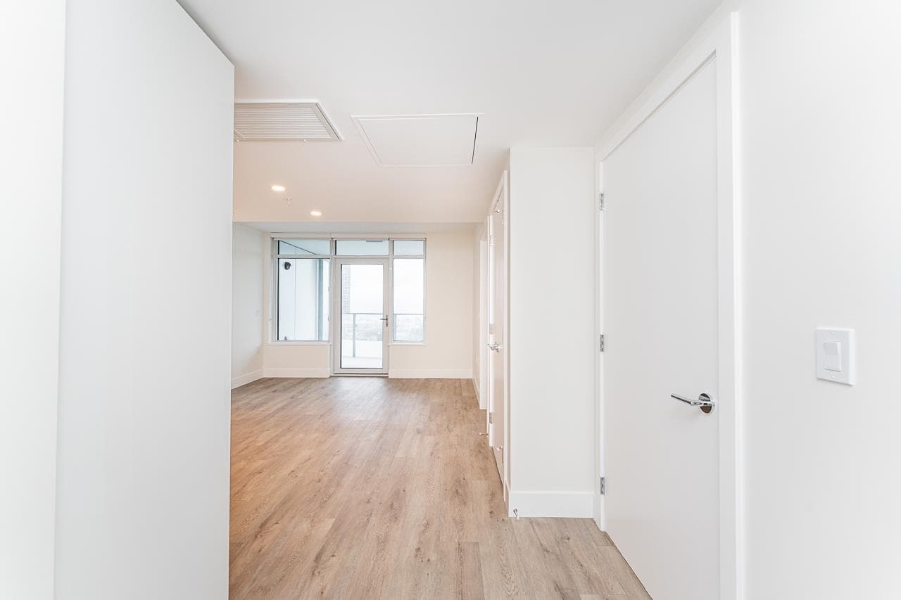 1407 - 10428 Whalley Boulevard, Surrey, V3T 1W6 — photo 5