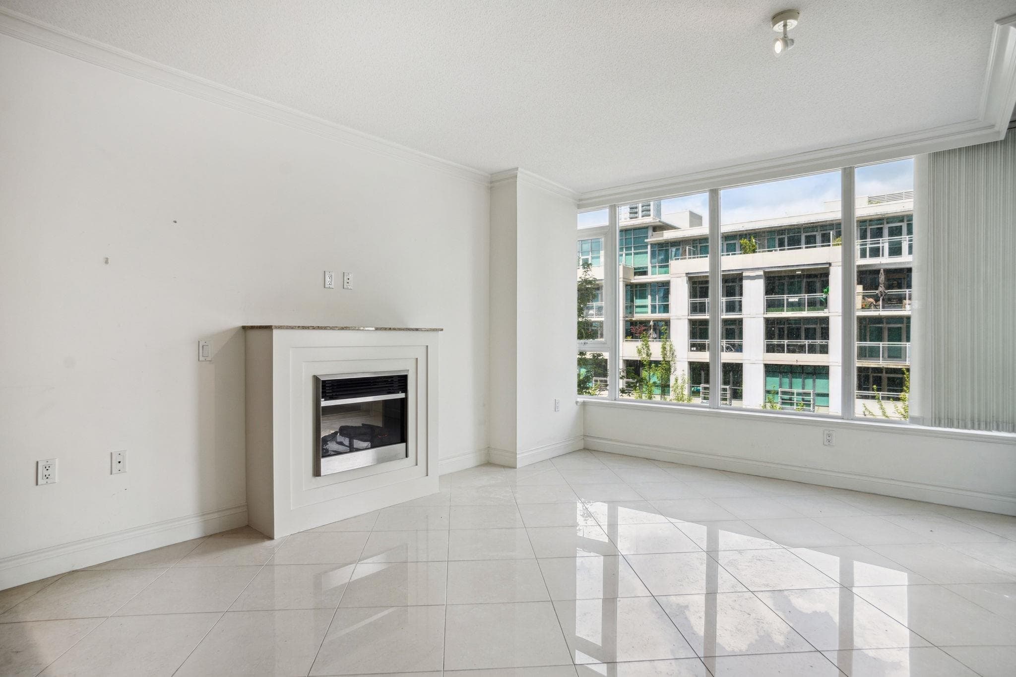 408 - 133 E Esplanade Avenue, North Vancouver, V7L 1A1 — photo 3