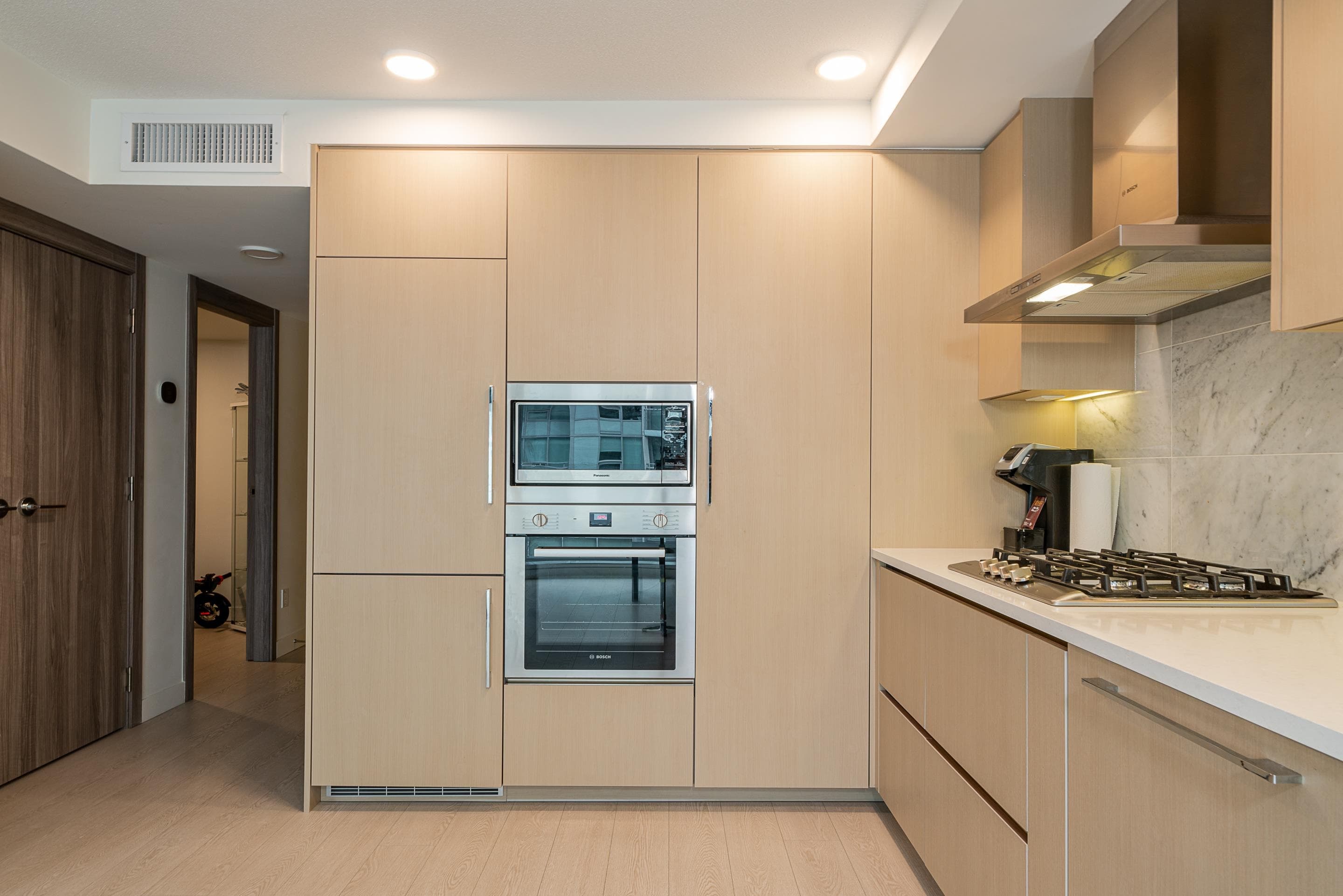 606 - 8800 Hazelbridge Way, Richmond, V6X 0S3 — photo 4