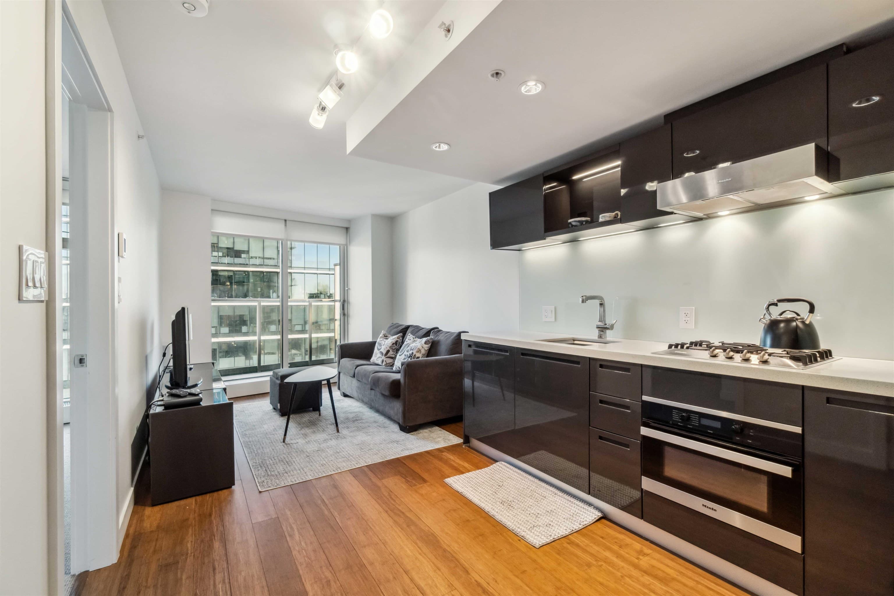 2807 - 777 Richards Street, Vancouver, V6B 0M6 — photo 2