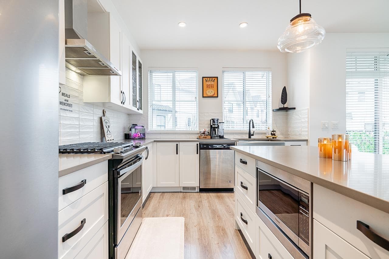 26 - 5945 176a Street, Surrey, V3S 0A2 — photo 4