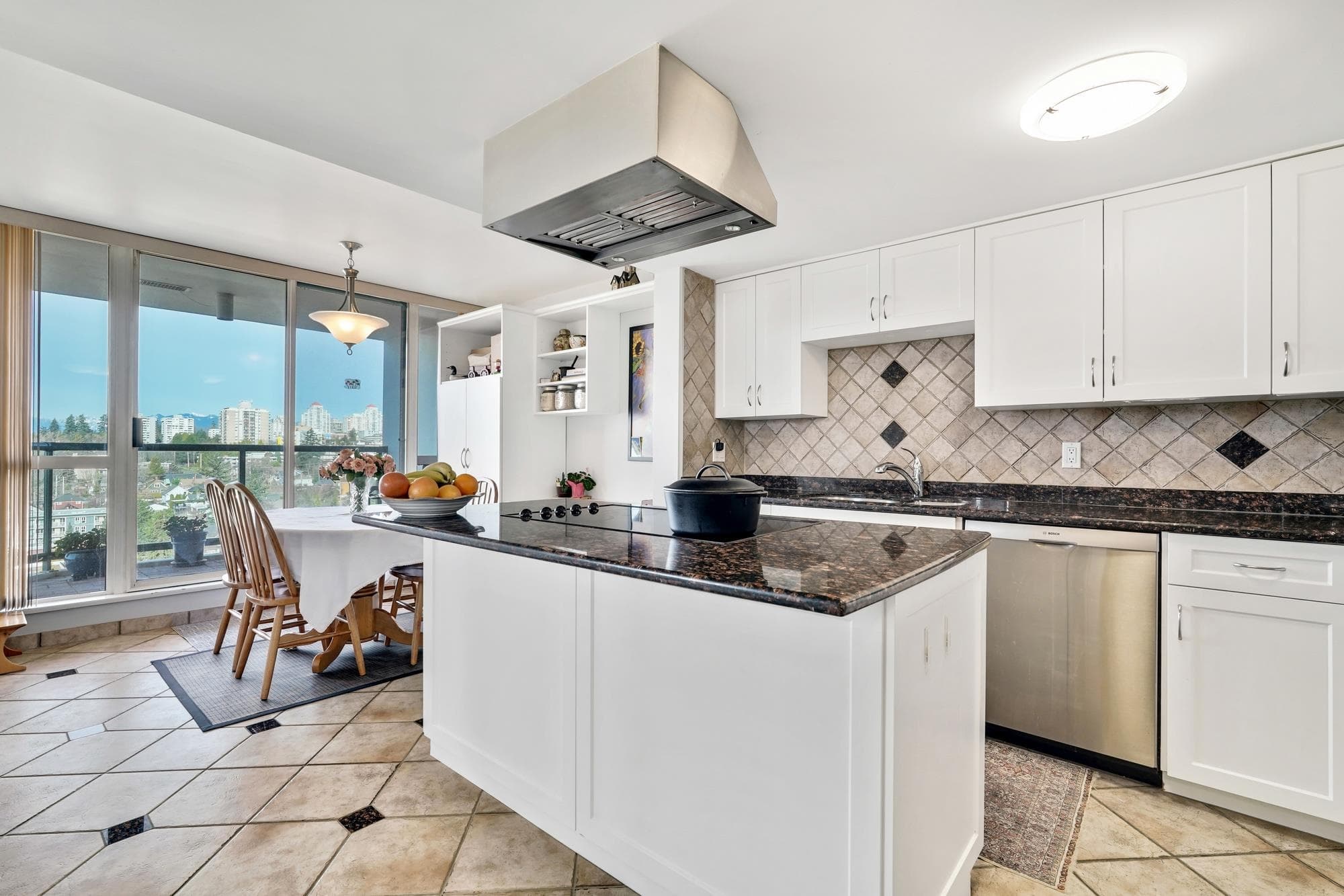 2003 - 121 Tenth Street, New Westminster, V3M 3X7 — photo 4