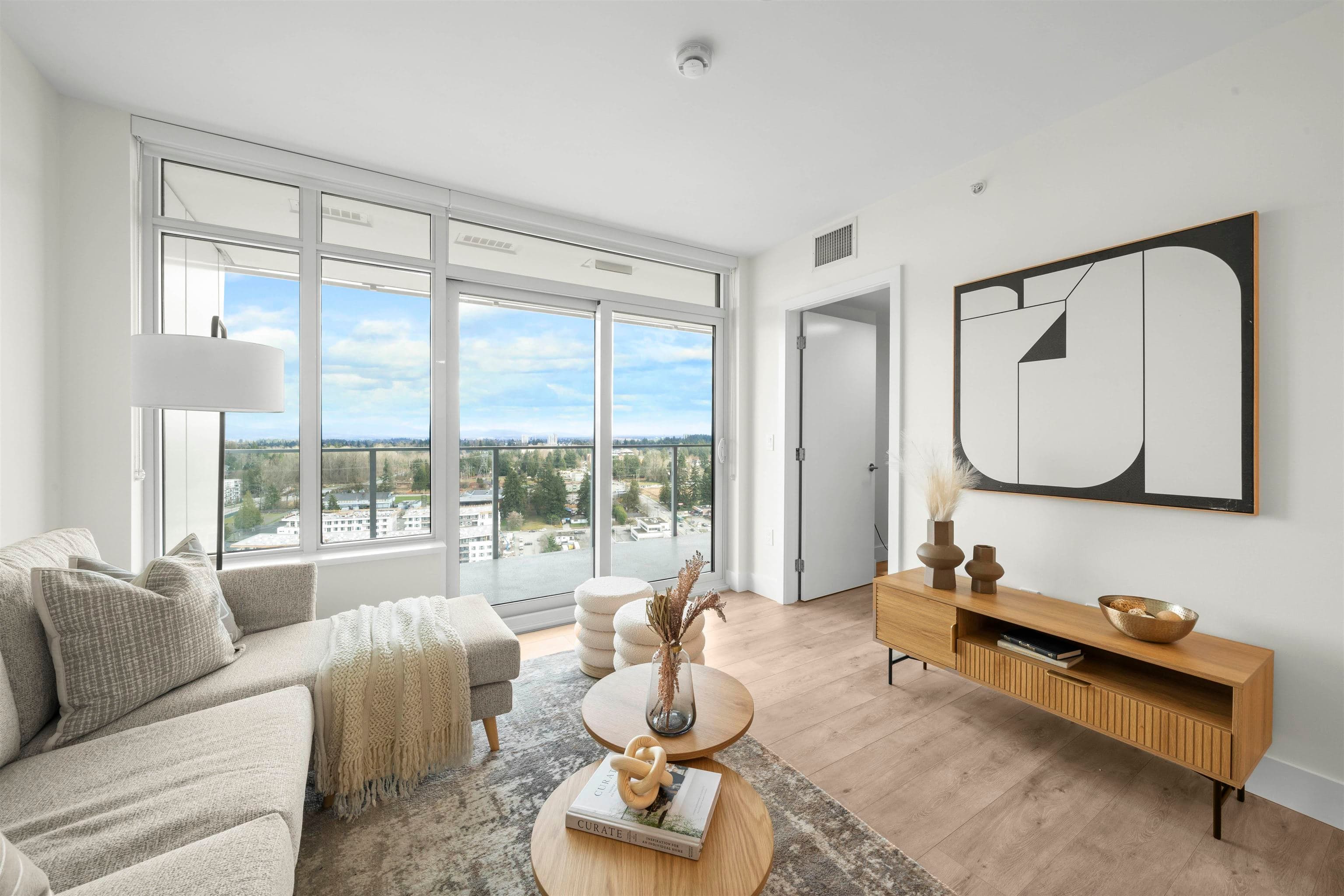 2401 - 10428 Whalley Boulevard, Surrey, V3T 1W6 — photo 4