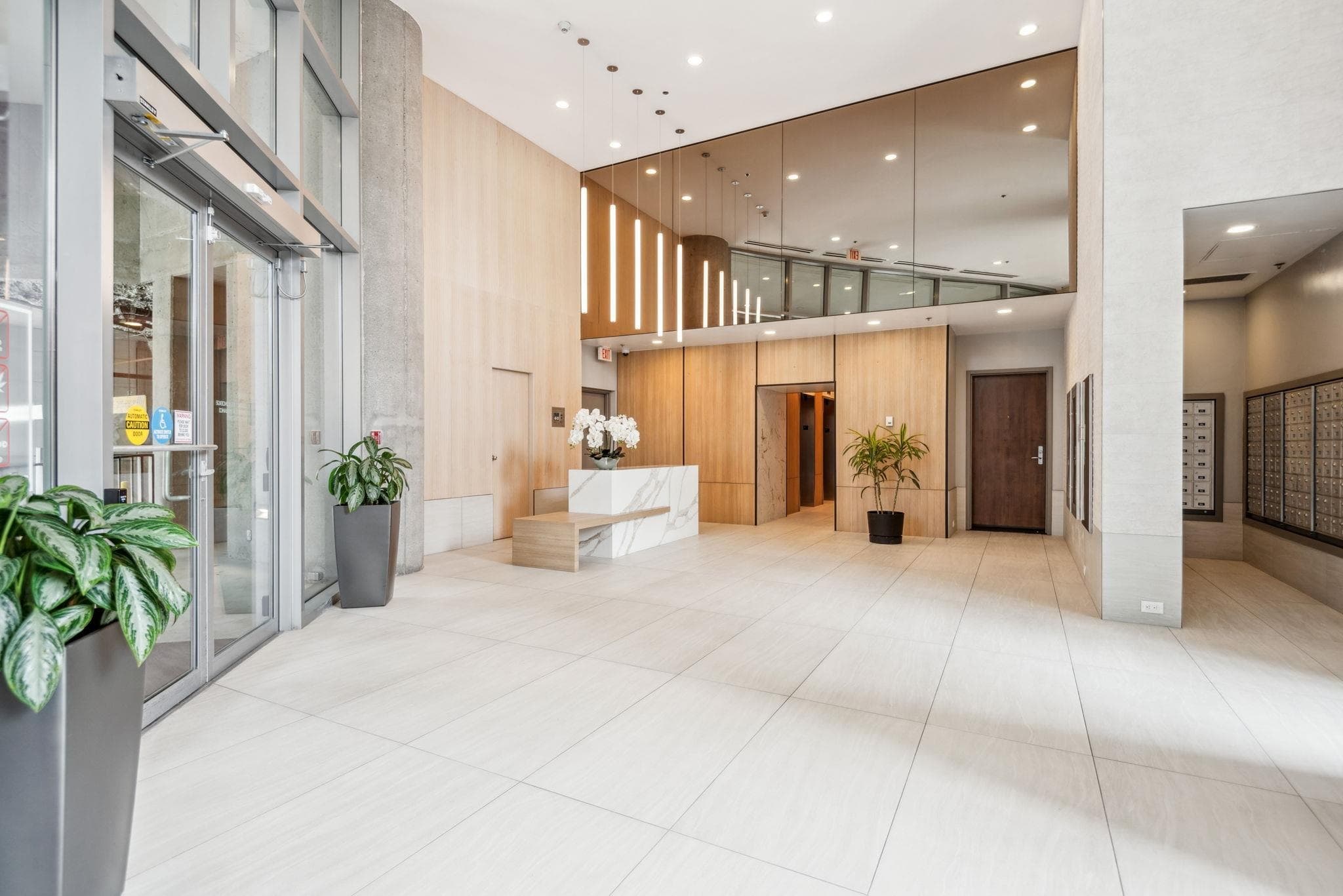 1005 - 583 Beach Crescent, Vancouver, V6Z 3E6 — photo 3