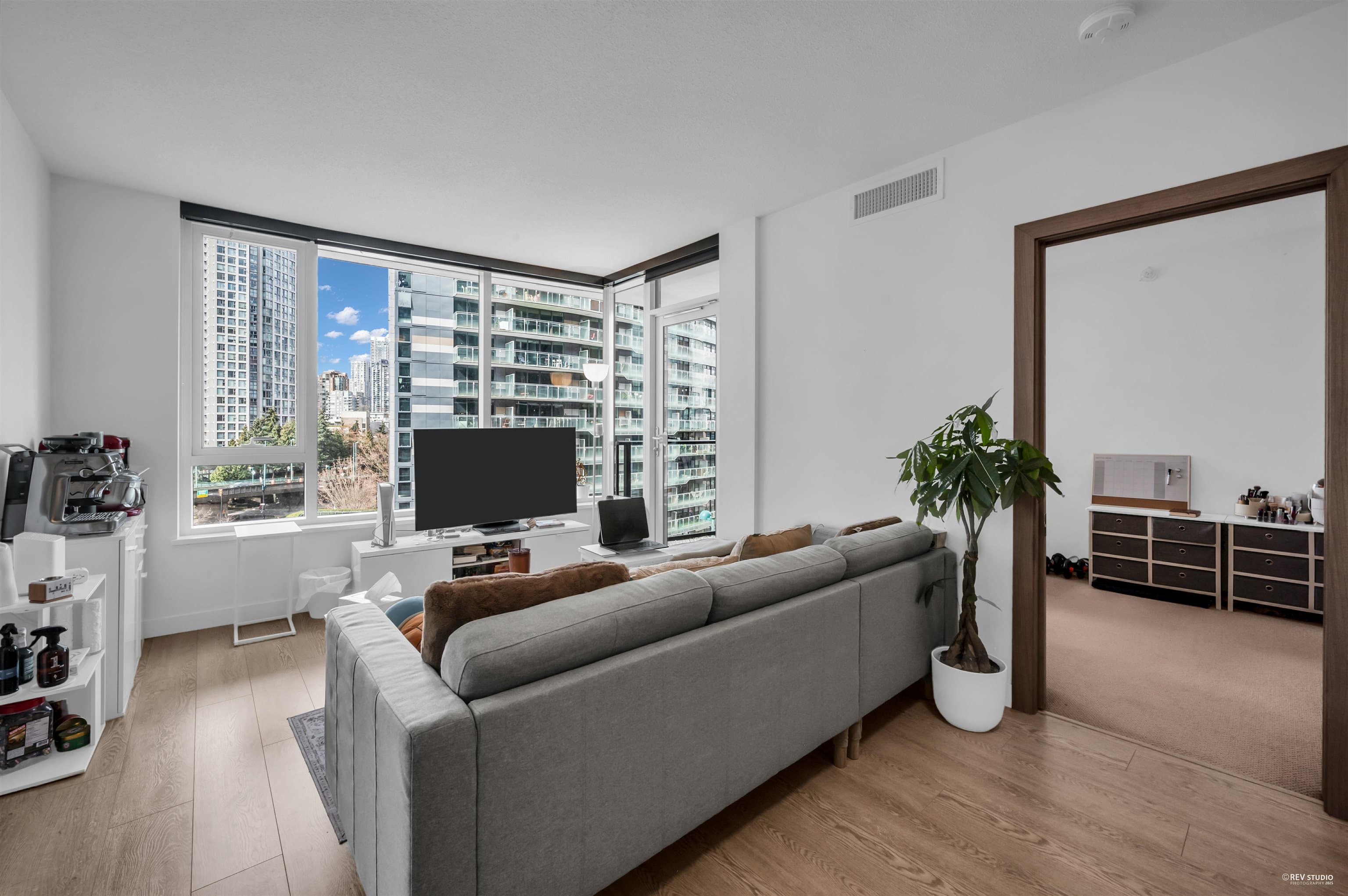 711 - 68 Smithe Street, Vancouver, V6B 0P4 — photo 5